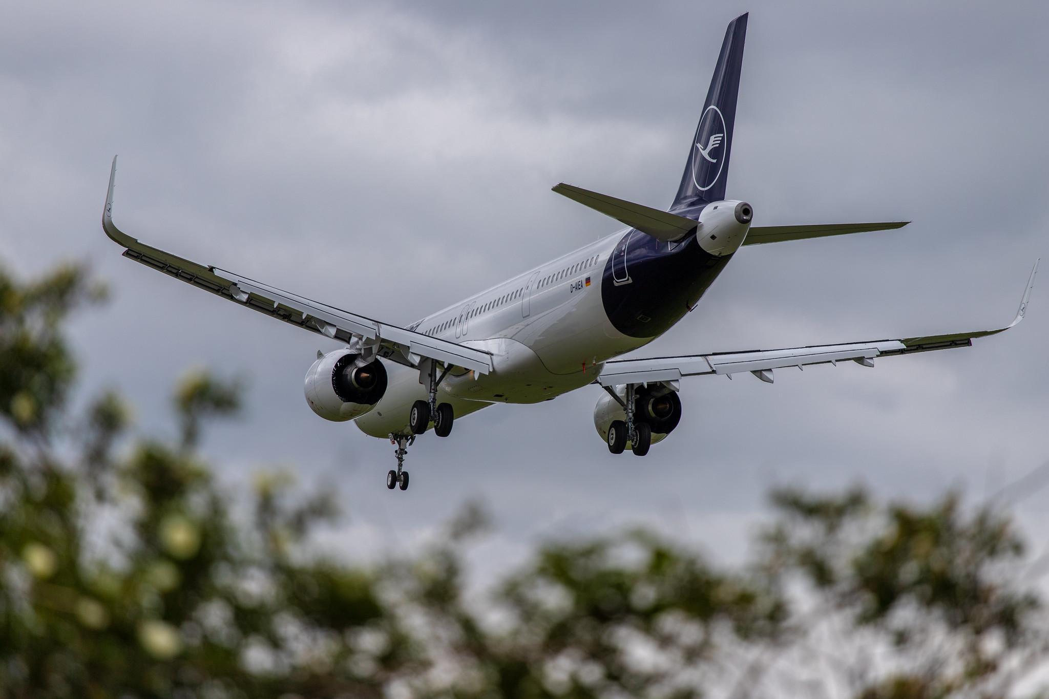 Hamburg Airport: Lufthansa (LH / DLH) |  Airbus A321-271NX A21N | D-AIEA | MSN 8761
