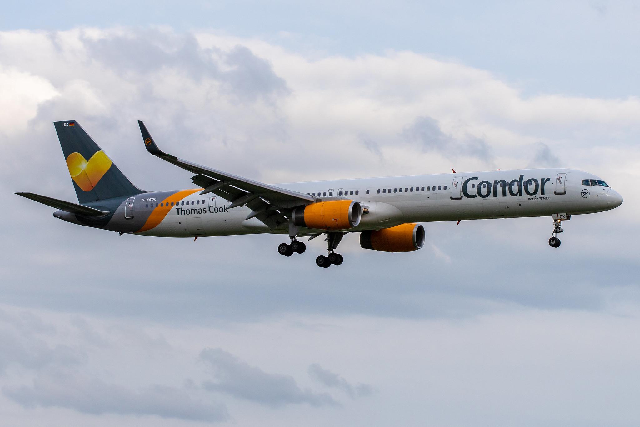 Hamburg Airport: Condor (DE / CFG) |  Boeing 757-330 B753 | D-ABOK | MSN 29020