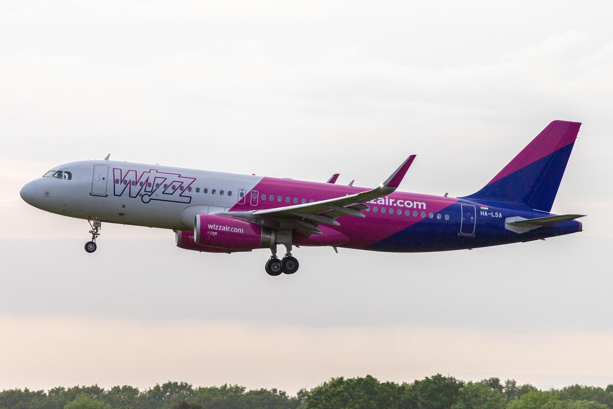 Hamburg Airport: Wizz Air (W6 / WZZ) |  Airbus A320-232 A320 | HA-LSA | MSN 8362