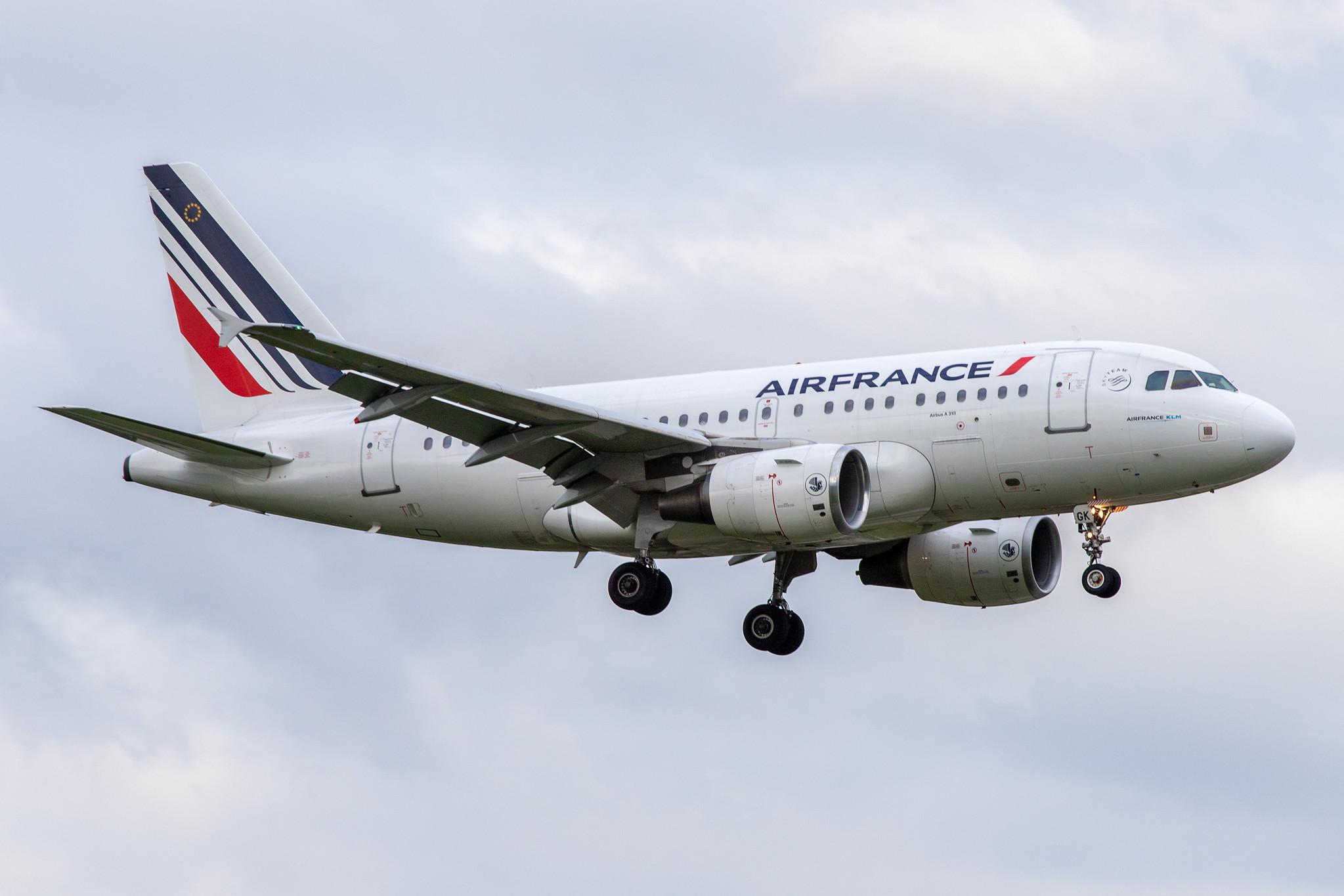 Hamburg Airport: Air France (AF / AFR) |  Airbus A318-111 A318 | F-GUGK | MSN 2601