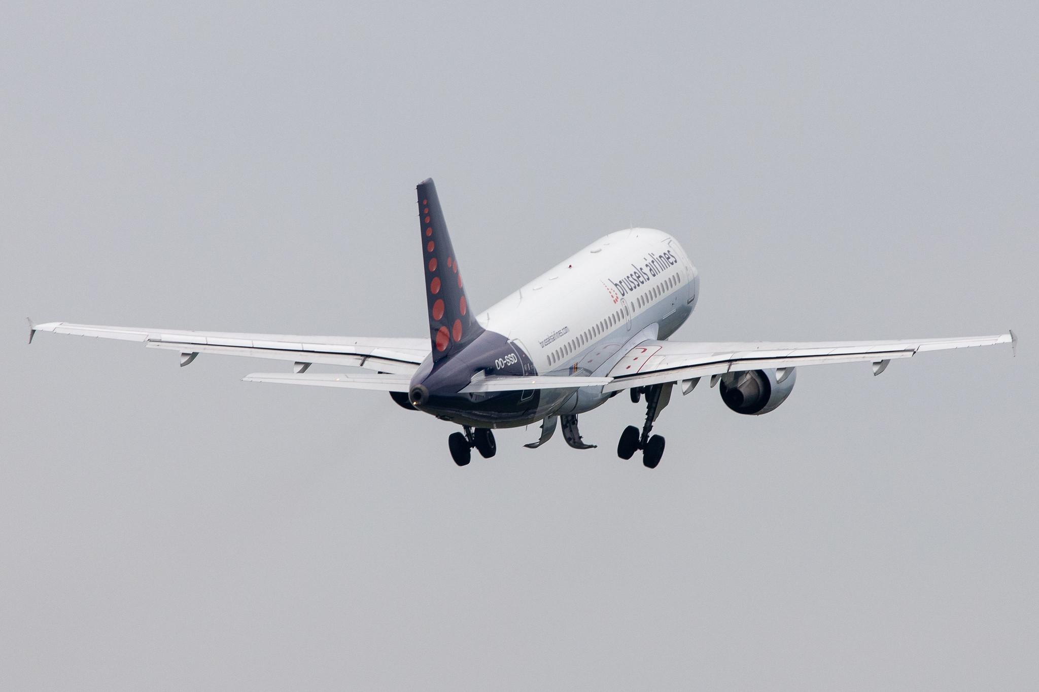 Hamburg Airport: Brussels Airlines (SN / BEL) |  Airbus A319-112 A319 | OO-SSD | MSN 1102