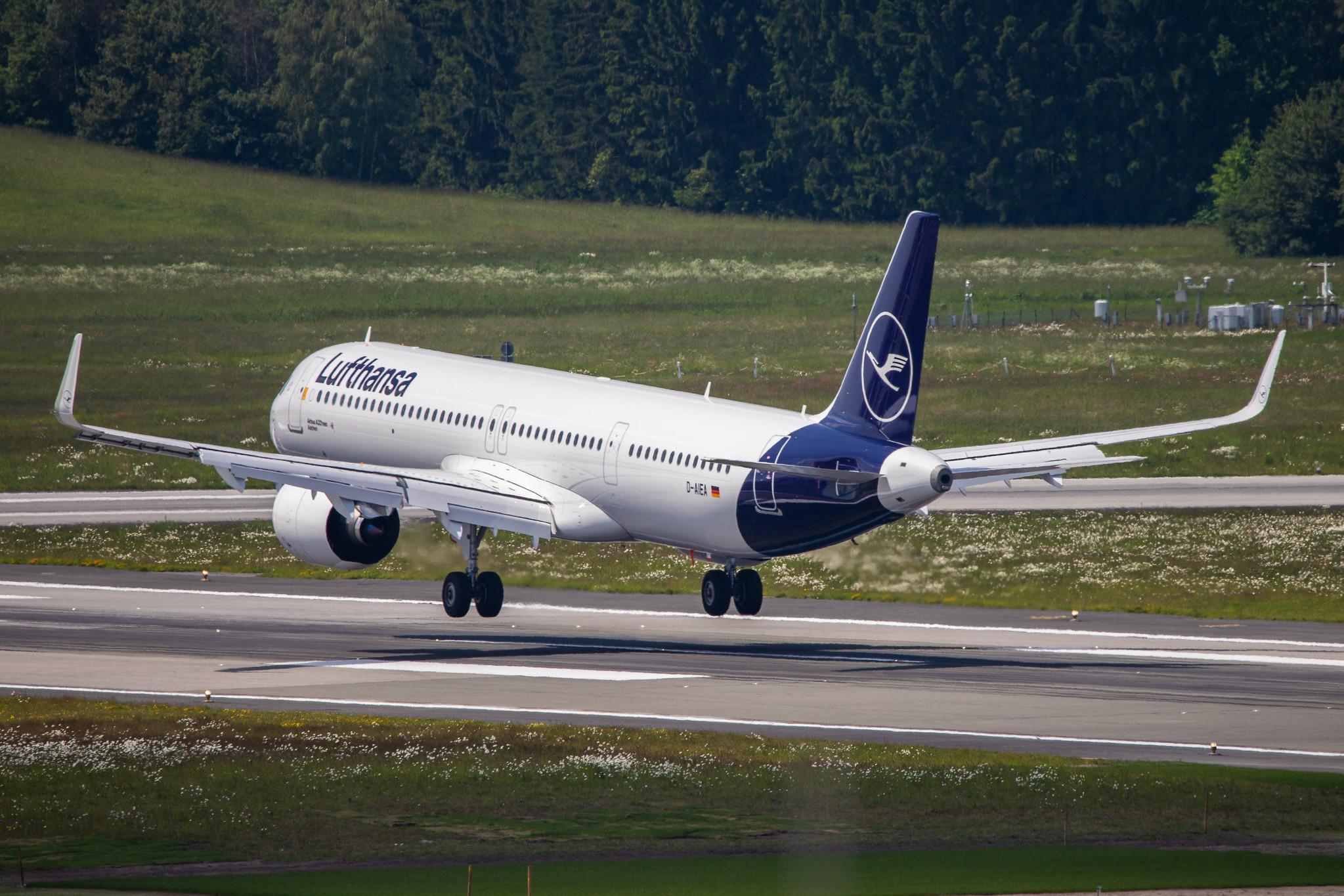 Hamburg Airport: Lufthansa (LH / DLH) |  Airbus A321-271NX A21N | D-AIEA | MSN 8761