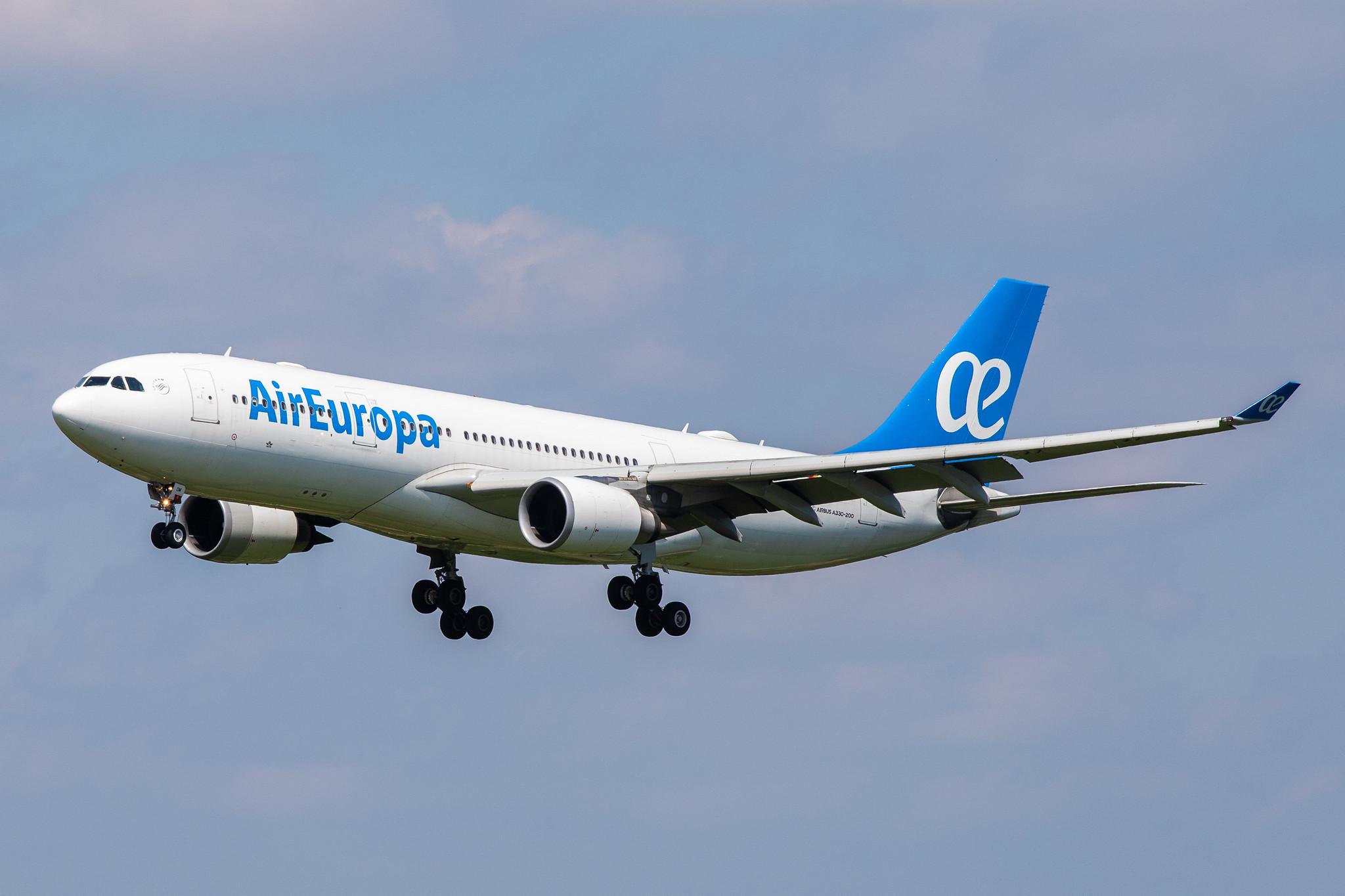 Hamburg Airport: Air Europa (UX / AEA) |  Airbus A330-202 A332 | EC-KOM | MSN 0931