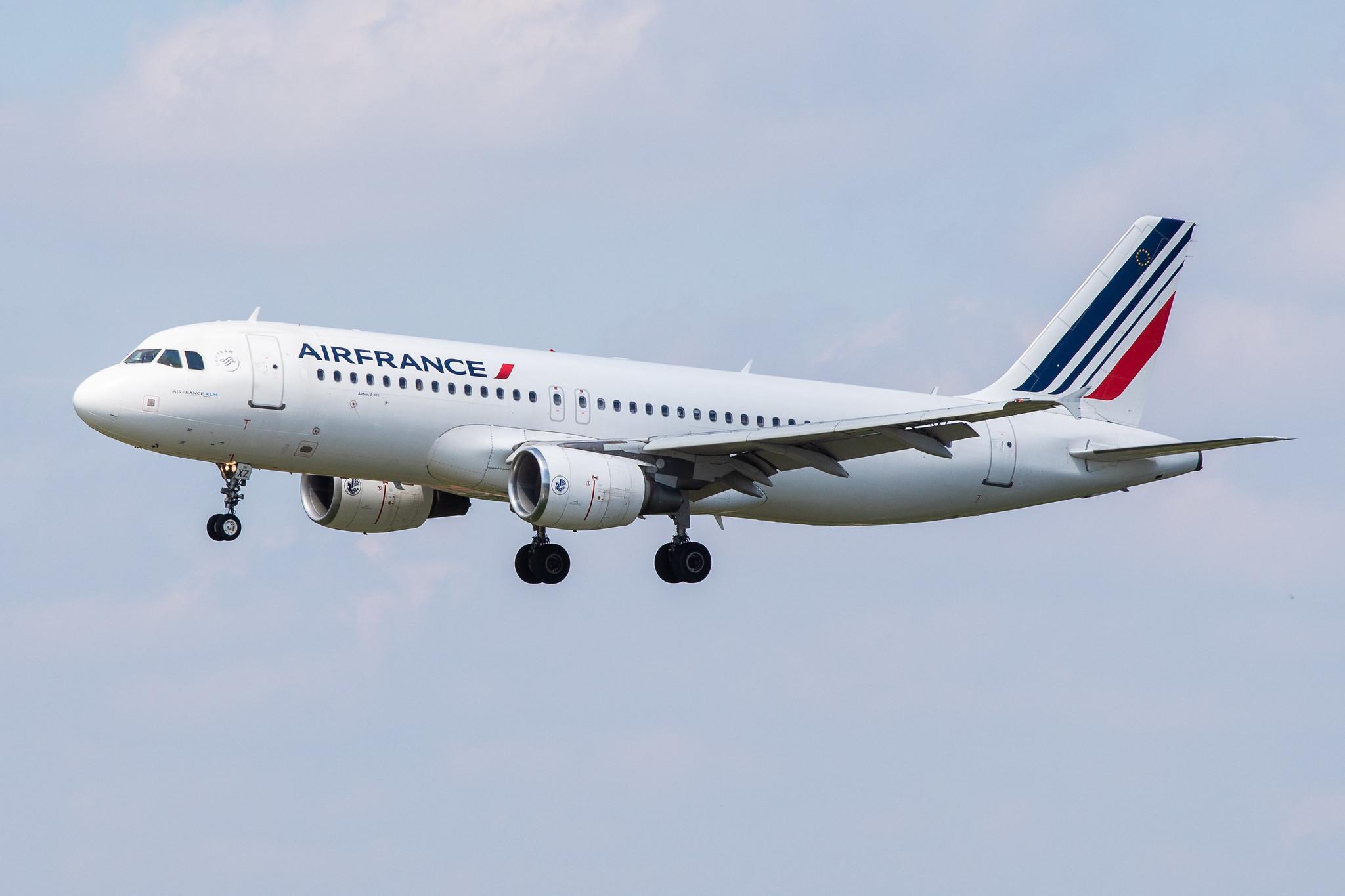 Hamburg Airport: Air France (AF / AFR) |  Airbus A320-214 A320 | F-GKXZ | MSN 4137