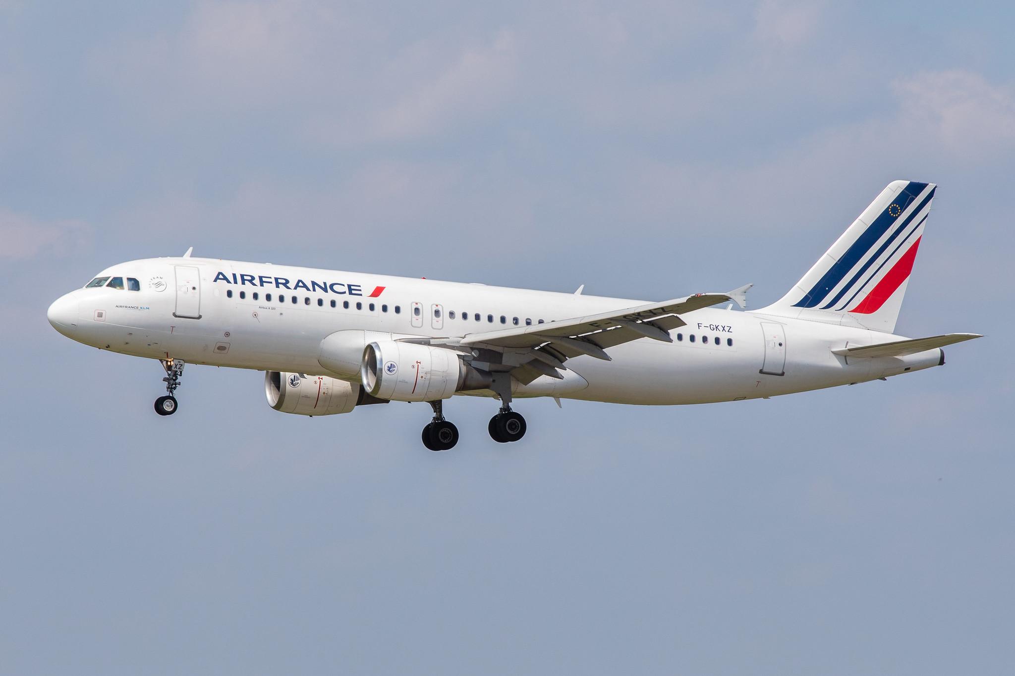 Hamburg Airport: Air France (AF / AFR) |  Airbus A320-214 A320 | F-GKXZ | MSN 4137