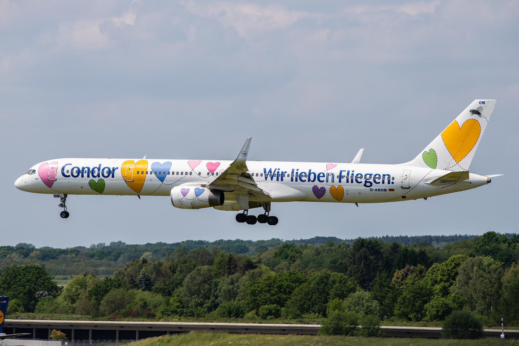 Hamburg Airport: Condor (DE / CFG) |  Livery: Wir Lieben Fliegen Livery |  Boeing 757-330 B753 | D-ABON | MSN 29023