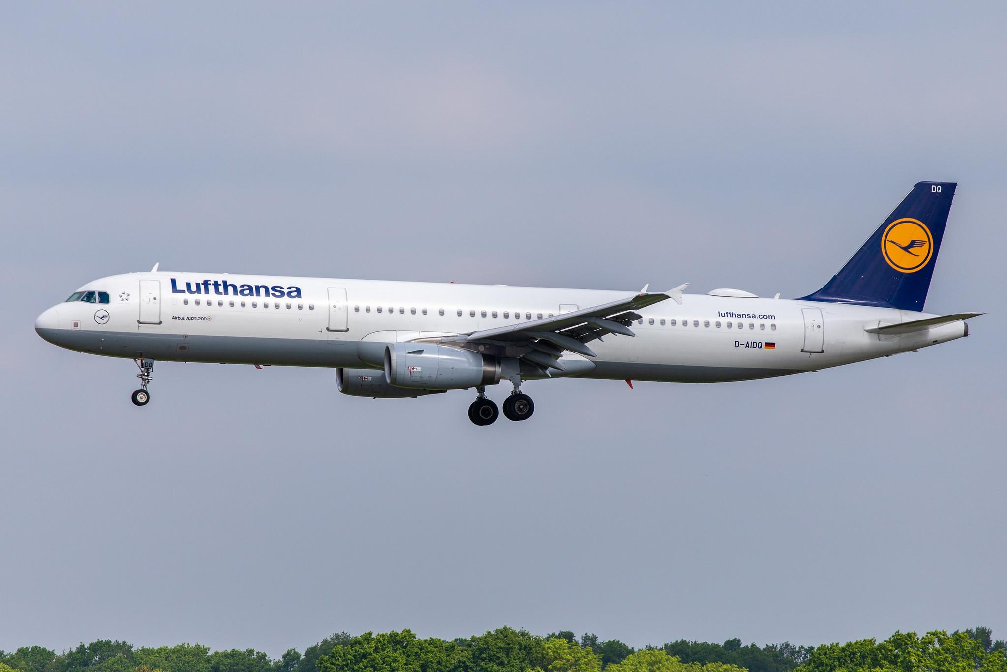 Hamburg Airport: Lufthansa (LH / DLH) |  Airbus A321-231 A321 | D-AIDQ | MSN 5028