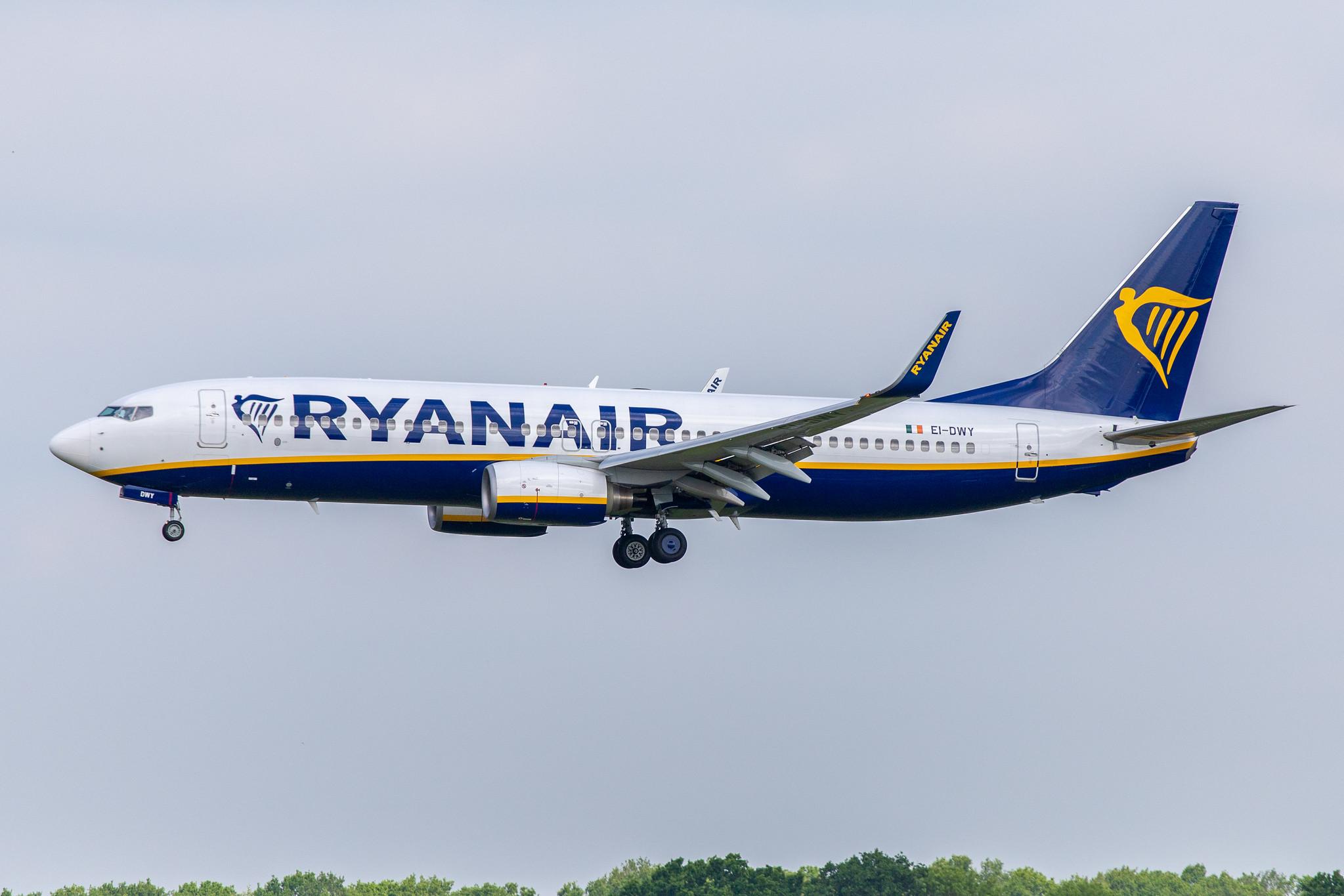 Hamburg Airport: Ryanair (FR / RYR) |  Boeing 737-8AS B738 | EI-DWY | MSN 33638