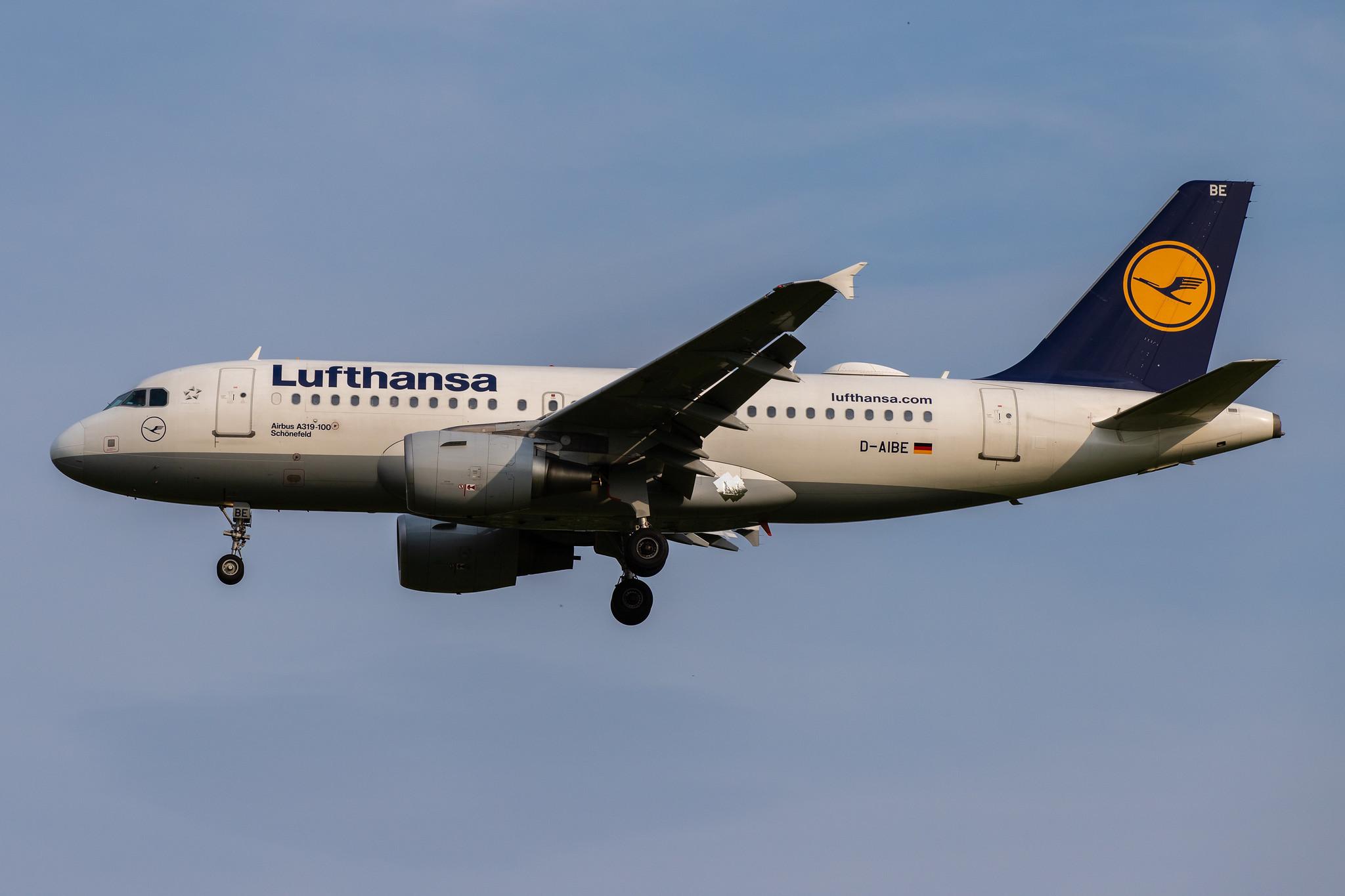 Hamburg Airport: Lufthansa (LH / DLH) |  Airbus A319-112 A319 | D-AIBE | MSN 4511