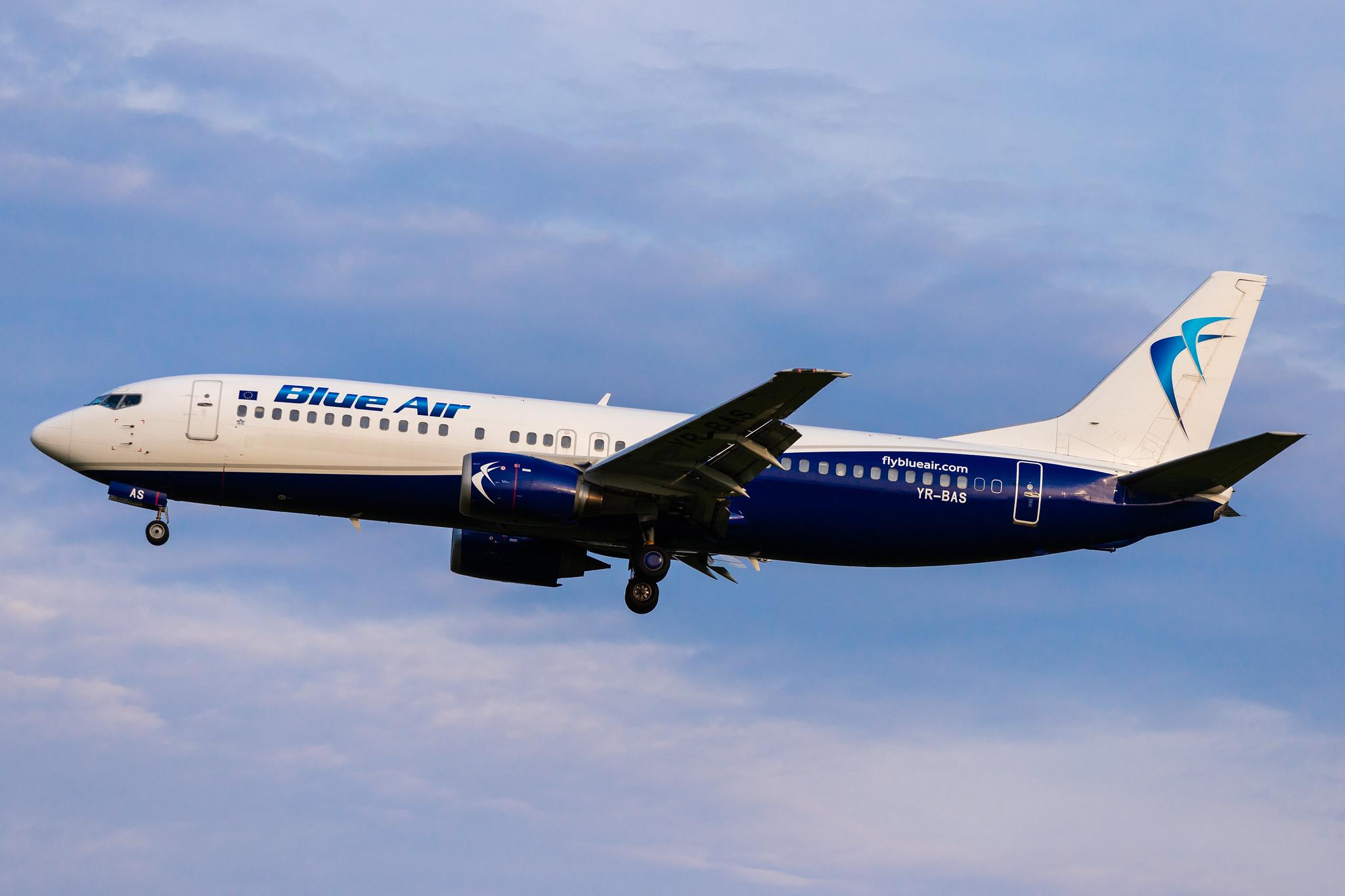 Hamburg Airport: Blue Air (0B / BLA) |  Boeing 737-430 B734 | YR-BAS | MSN 27007