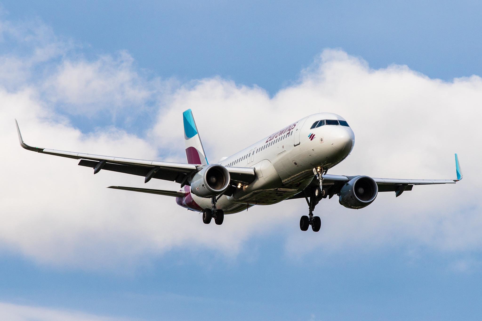 Hamburg Airport: Eurowings (EW / EWG) |  Airbus A320-214 A320 | D-AIZS | MSN 5557