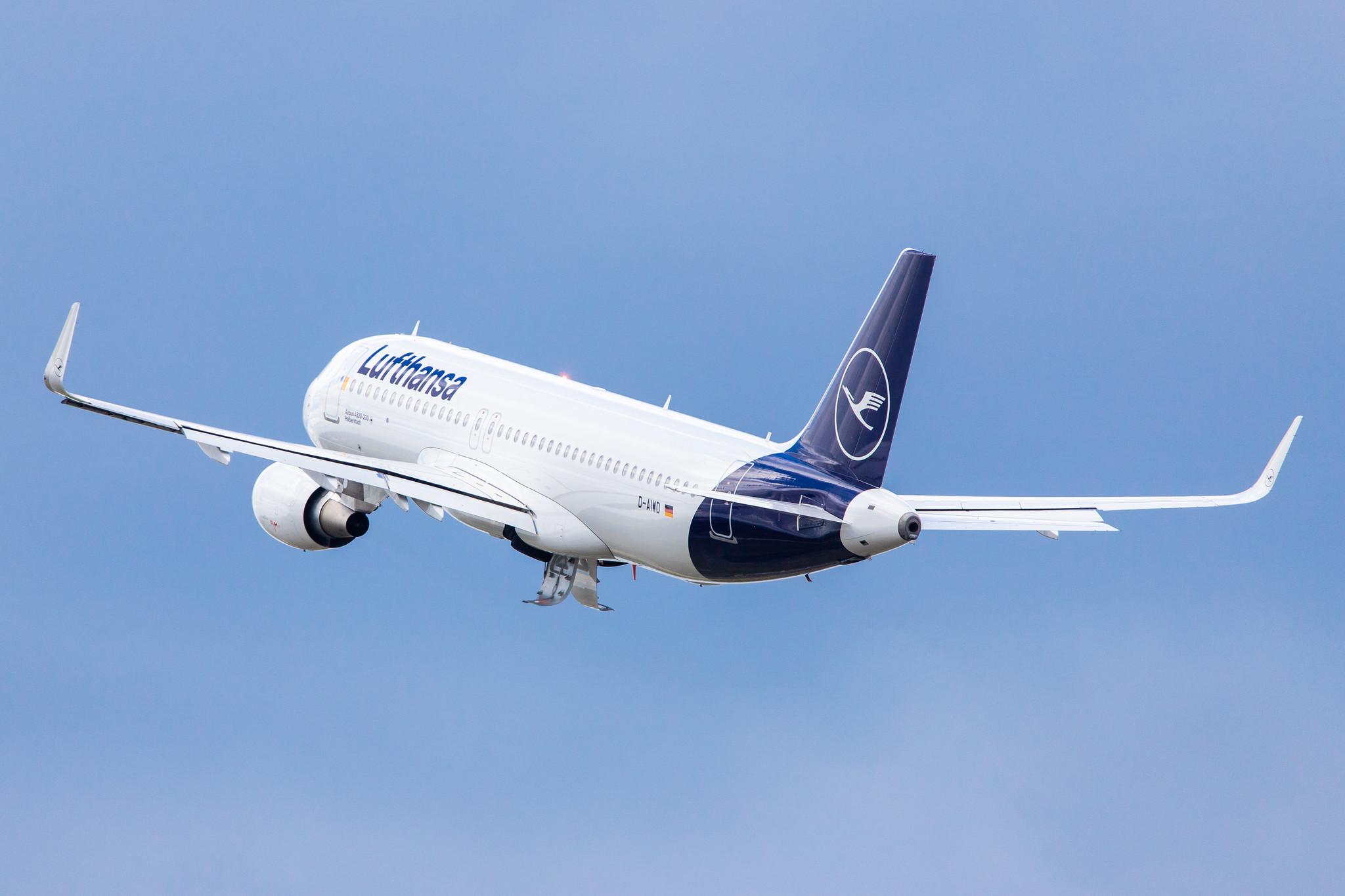 Flughafen Berlin Tegel (TXL): Lufthansa (LH / DLH) |  Airbus A320-214 A320 | D-AIWD | MSN 8672