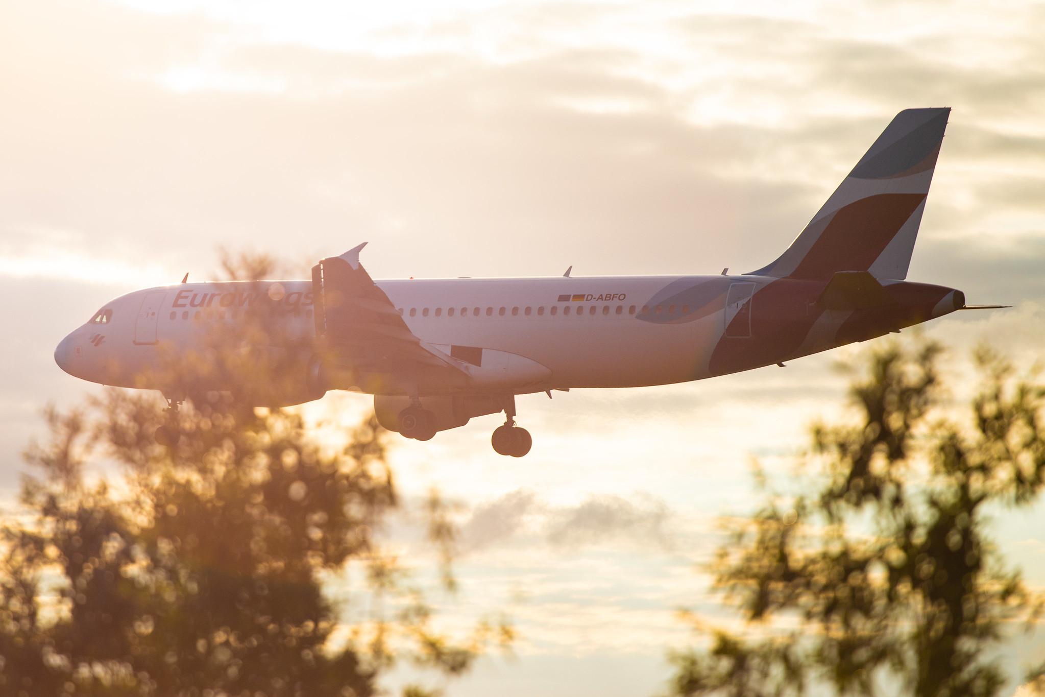 Hamburg Airport: Eurowings (EW / EWG) | Operator: Eurowings Europe |  Airbus A320-214 A320 | D-ABFO | MSN 4565