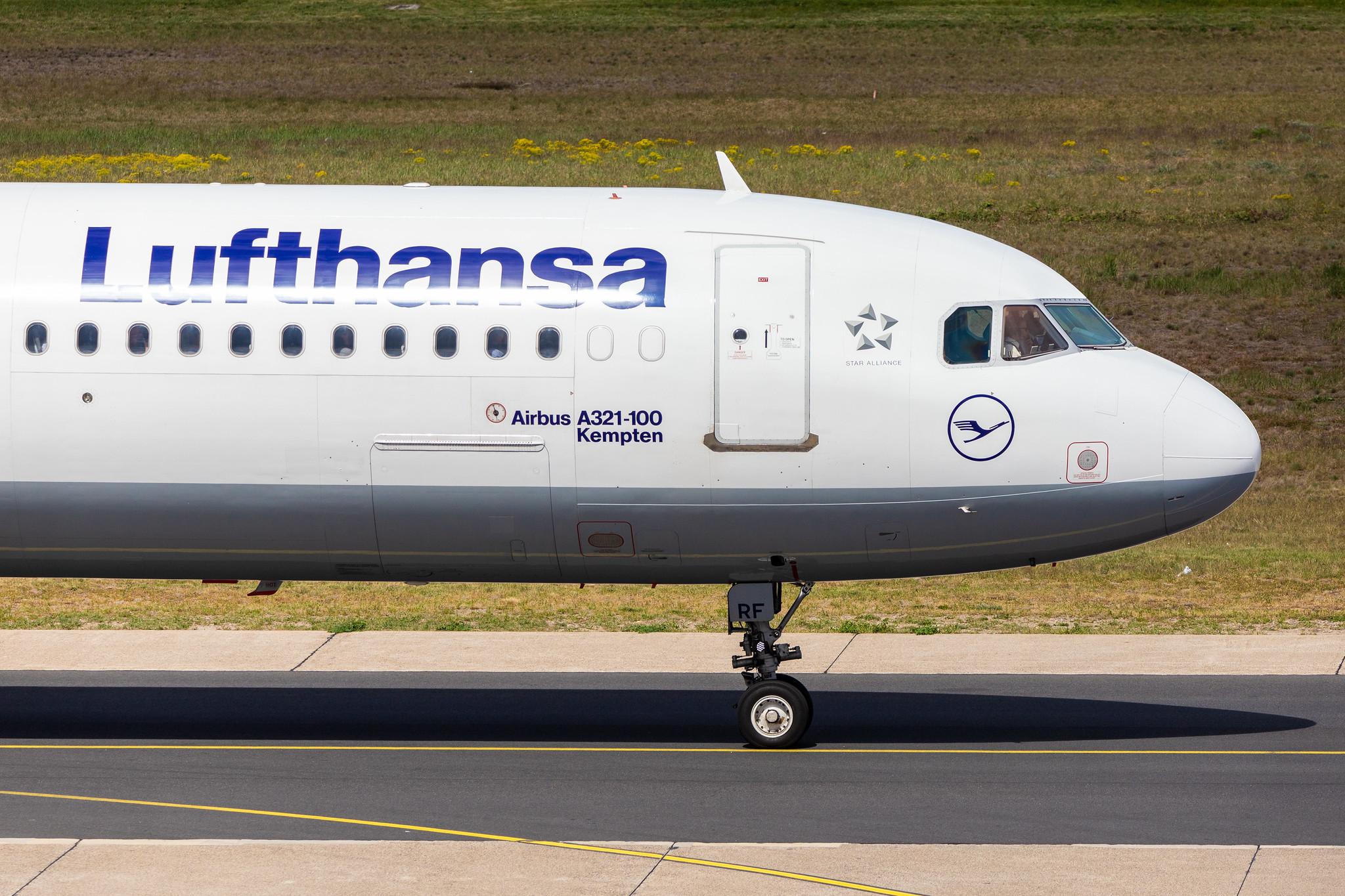 Flughafen Berlin Tegel (TXL): Lufthansa (LH / DLH) |  Airbus A321-131 A321 | D-AIRF | MSN 0493