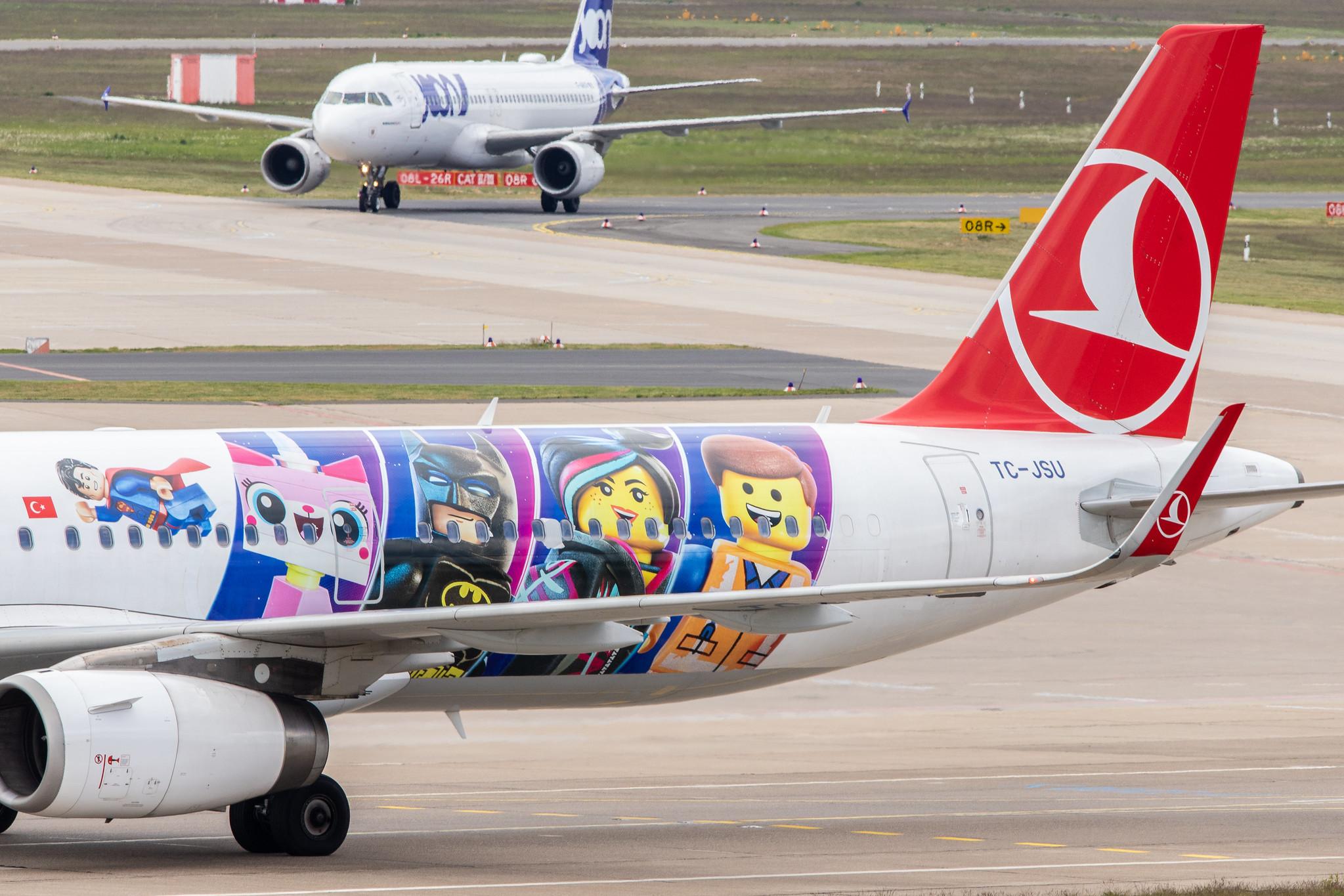 Flughafen Berlin Tegel (TXL): Turkish Airlines (TK / THY) | Livery: Lego Livery |  Airbus A321-231 A321 | TC-JSU | MSN 6709