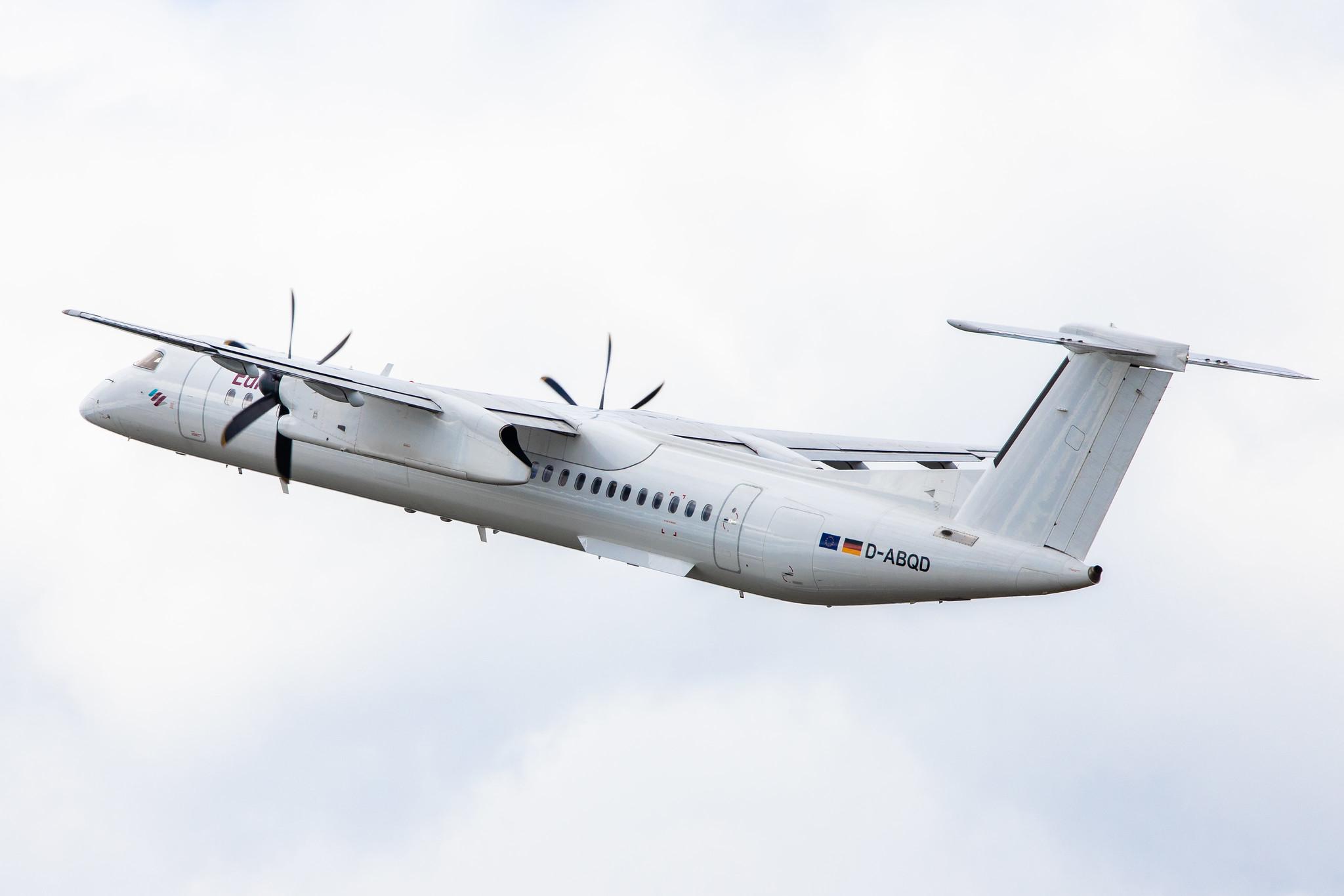 Flughafen Berlin Tegel (TXL): Eurowings (EW / EGW) | Operator: Luftfahrtgesellschaft Walter |  De Havilland Canada Dash 8-400 DH8D | D-ABQD | MSN 4234