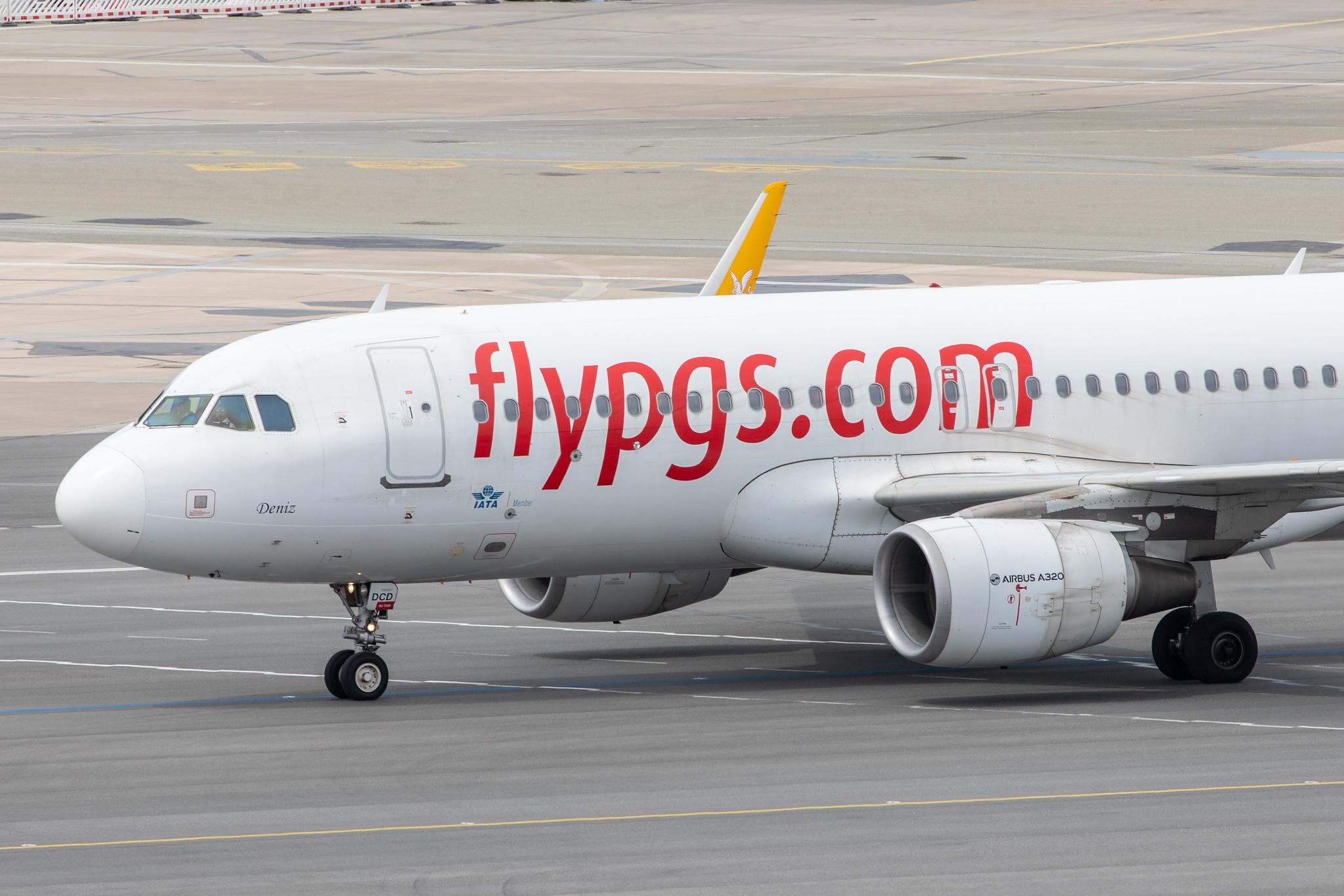 Hamburg Airport: Pegasus (PC / PGT) | Operator: Pegasus Airlines |  Airbus A320-214 A320 | TC-DCD | MSN 5995