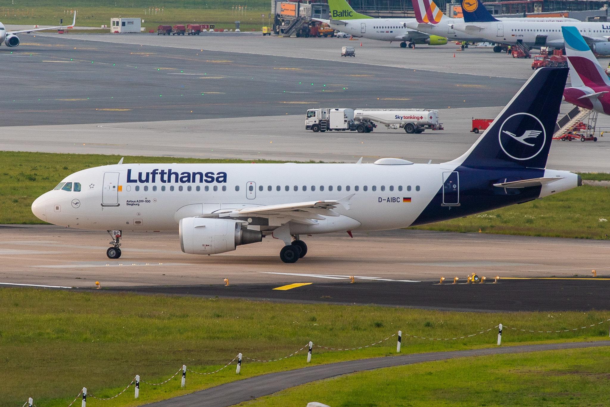 Hamburg Airport: Lufthansa (LH / DLH) |  Airbus A319-112 A319 | D-AIBC | MSN 4332