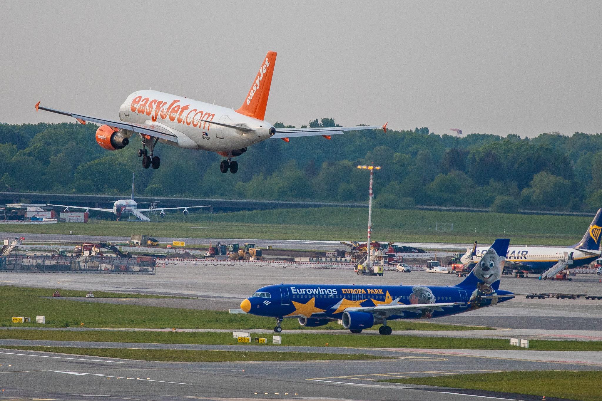 Hamburg Airport: easyJet (U2 / EZY) | Operator: easyJet Europe |  Airbus A319-111 A319 | OE-LQT | MSN 3053