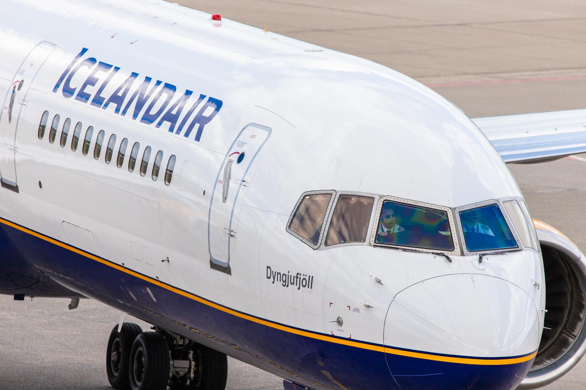 Flughafen Berlin Tegel (TXL): Icelandair (FI / ICE) |  Boeing 757-223 B752 | TF-ISS | MSN 27447