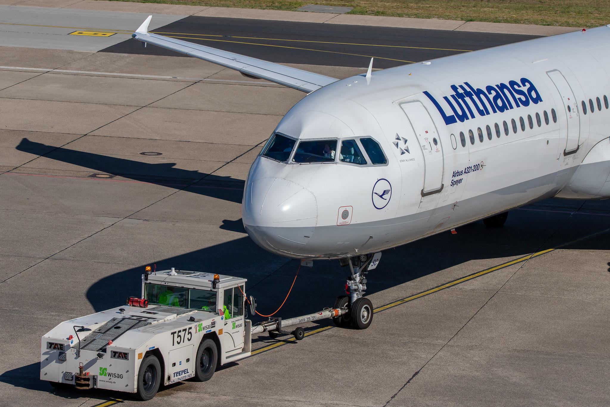 Flughafen Berlin Tegel (TXL): Lufthansa Airbus A321-231 A321 D-AISC MSN 1161