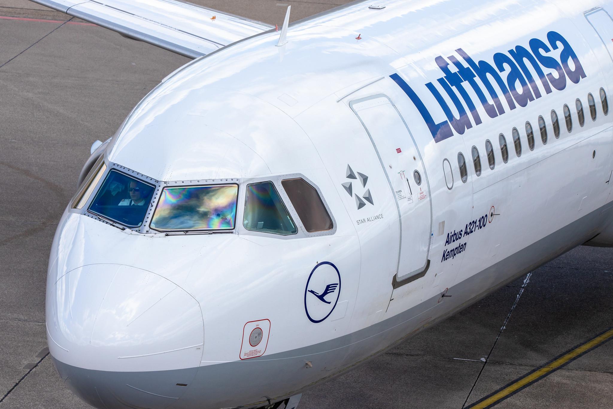 Flughafen Berlin Tegel (TXL): Lufthansa Airbus A321-131 A321 D-AIRF MSN 0493