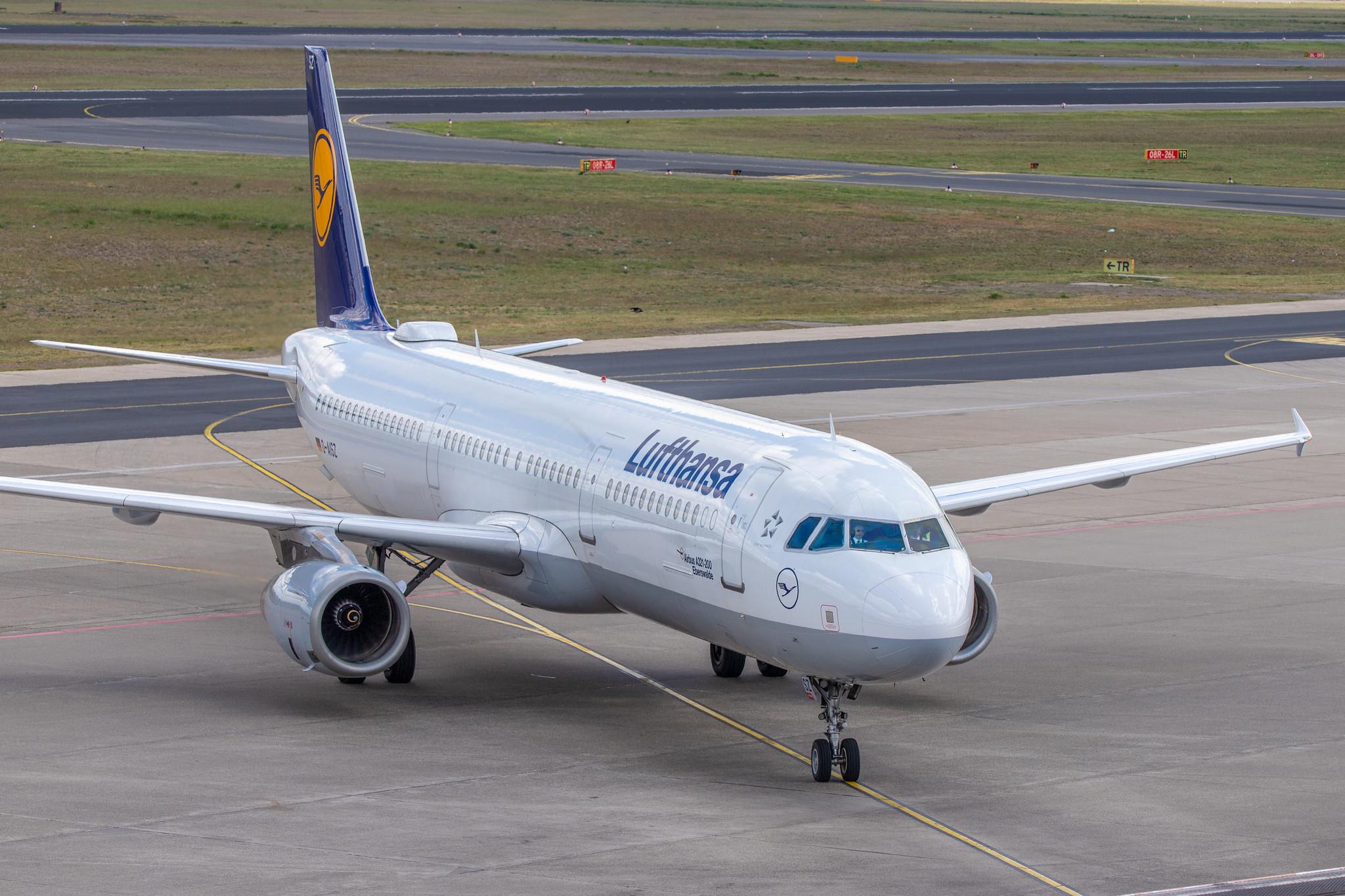 Flughafen Berlin Tegel (TXL): Lufthansa Airbus A321-131 A321 D-AISZ MSN 4085