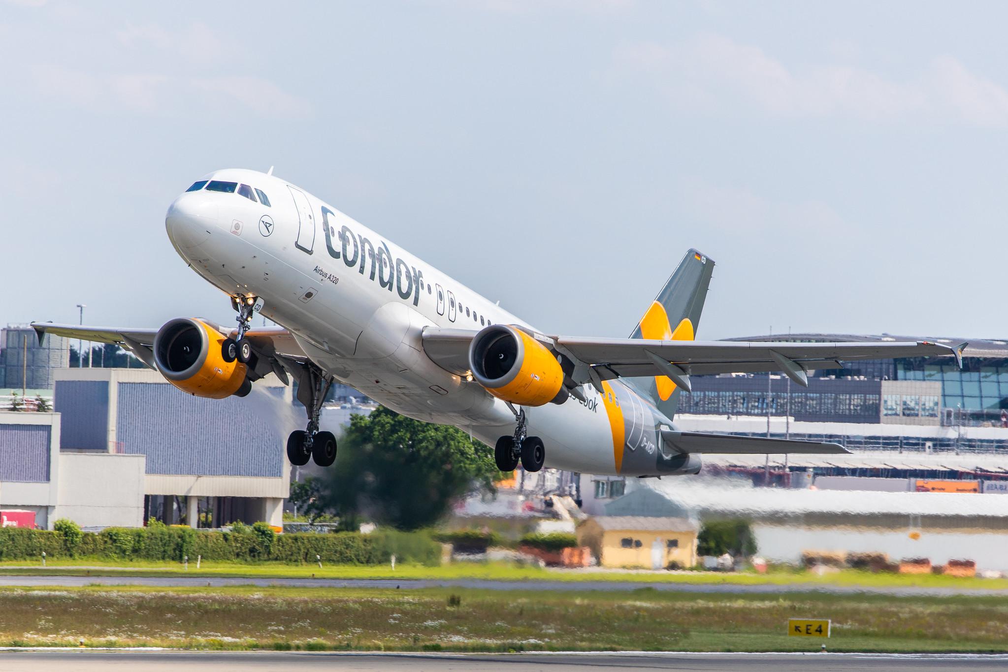 Hamburg Airport: Condor (DE / CFG) |  Airbus A320-212 A320 | D-AICD | MSN 0884
