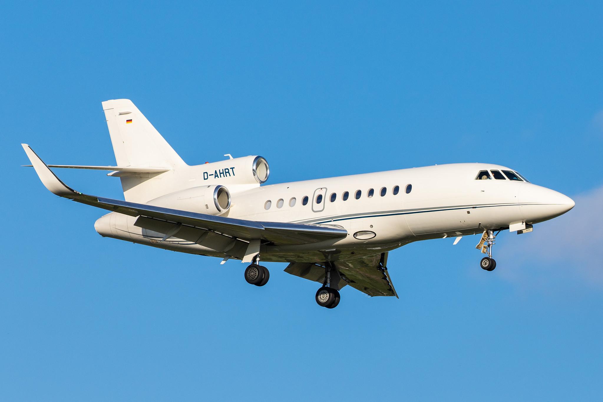 Hamburg Airport: Heron Luftfahrt |  Dassault Falcon 900LX F900 | D-AHRT | MSN 266