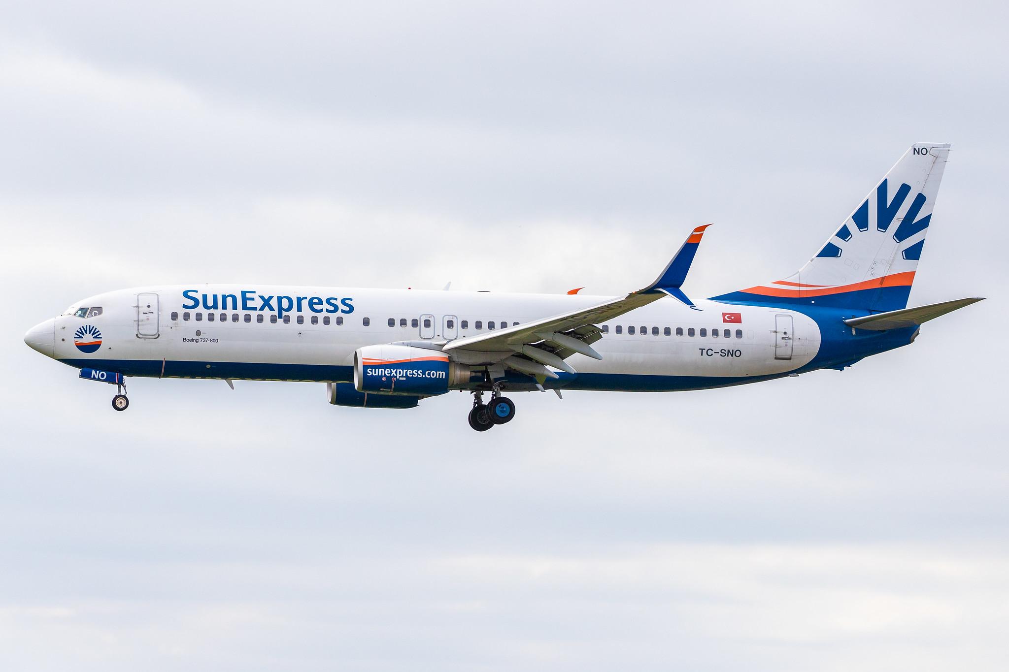 Hamburg Airport: SunExpress (XQ / SXS) |  Boeing 737-8HC B738 | TC-SNO | MSN 40776