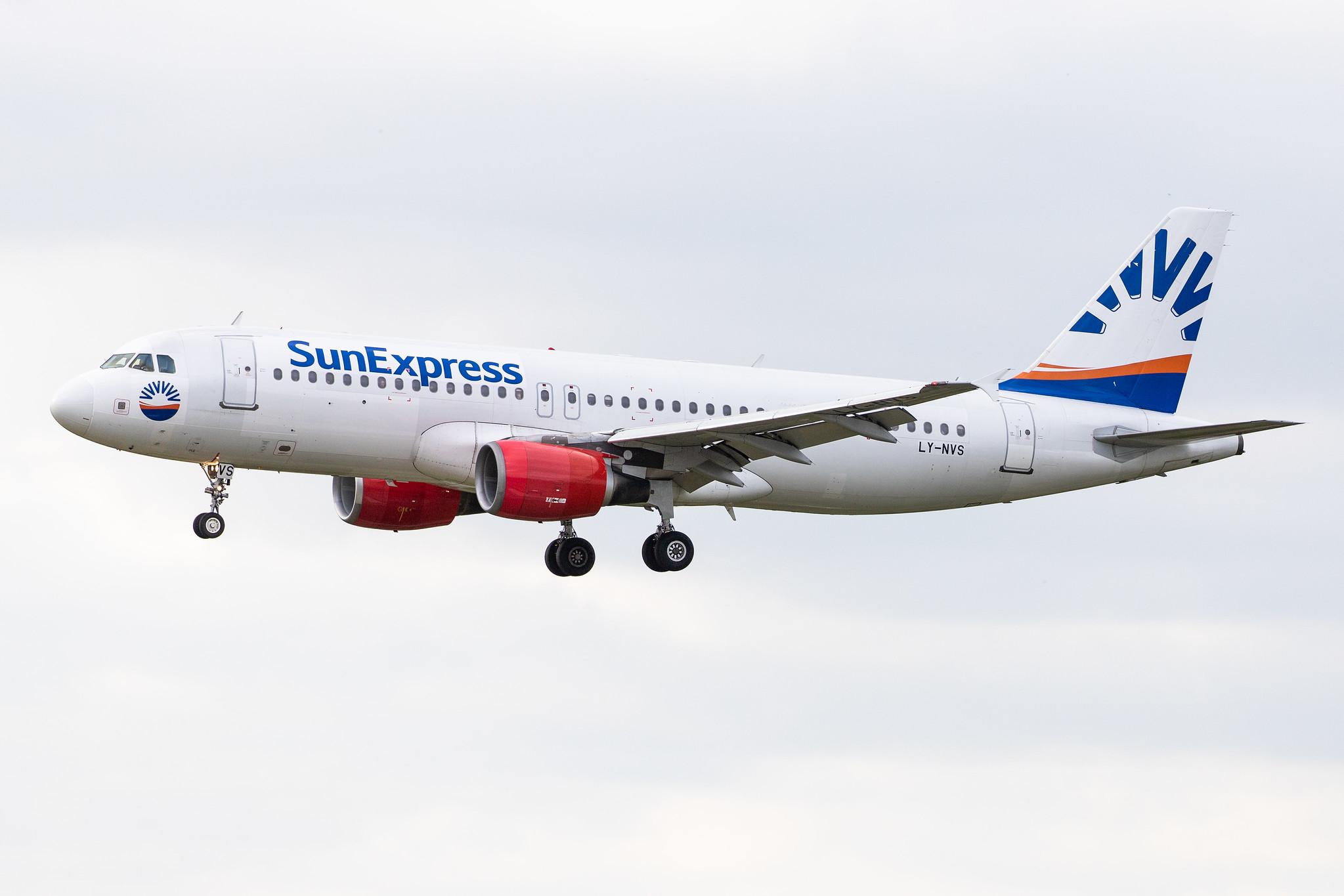 Hamburg Airport: SunExpress (XQ / SXS) | Operator: Avion Express |  Airbus A320-214 A320 | LY-NVS | MSN 1757