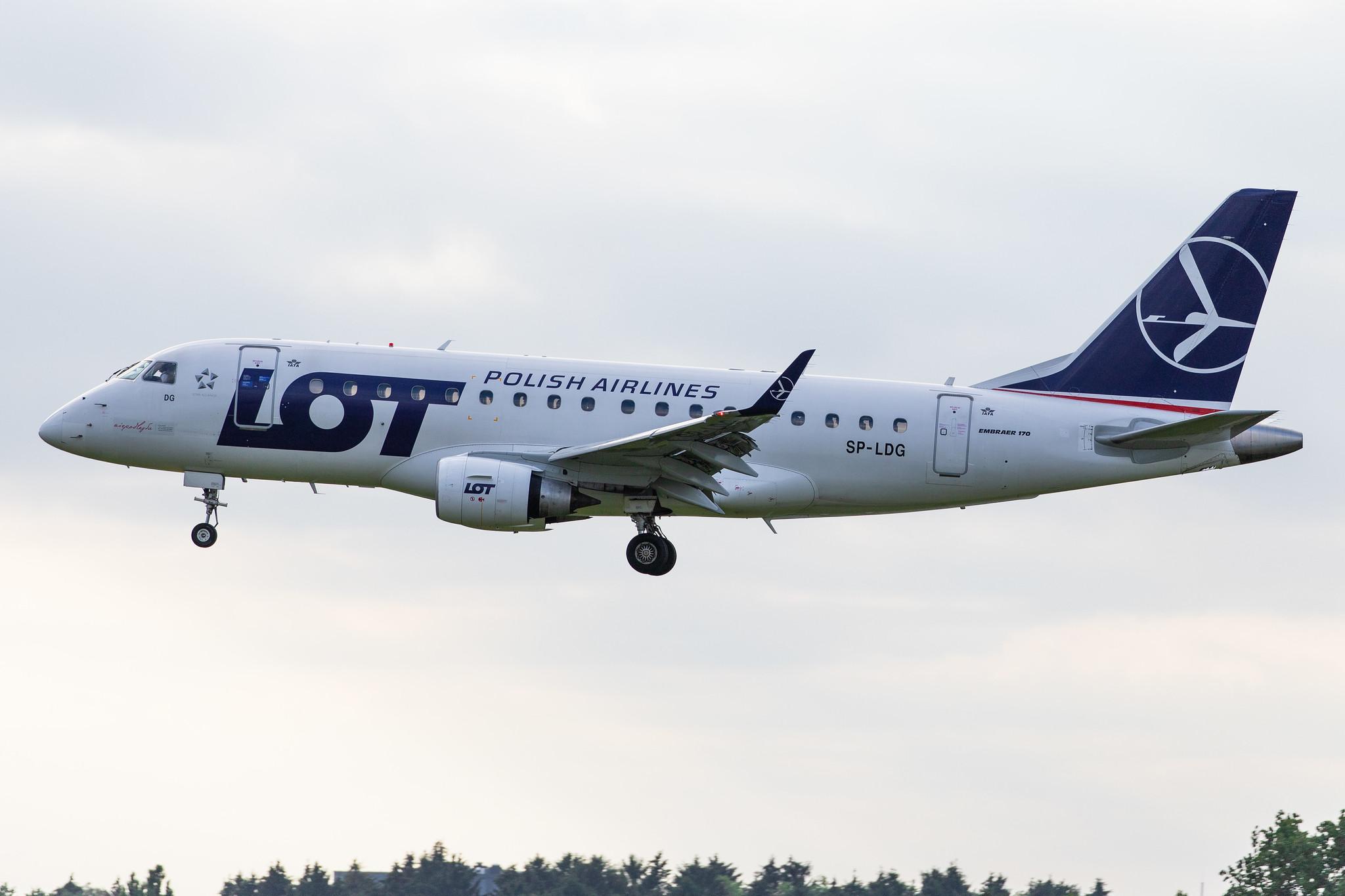 Hamburg Airport: LOT (LO / LOT) |  Embraer E170STD E170 | SP-LDG | MSN 17000065