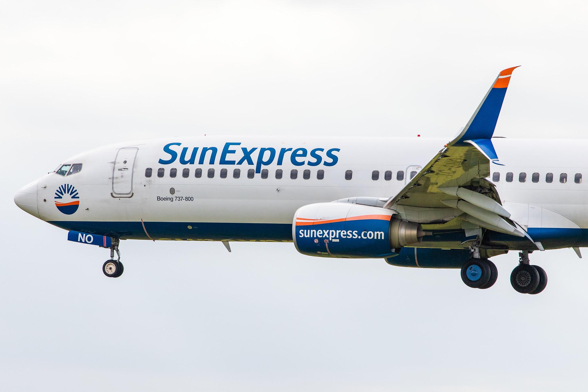 Hamburg Airport: SunExpress (XQ / SXS) |  Boeing 737-8HC B738 | TC-SNO | MSN 40776