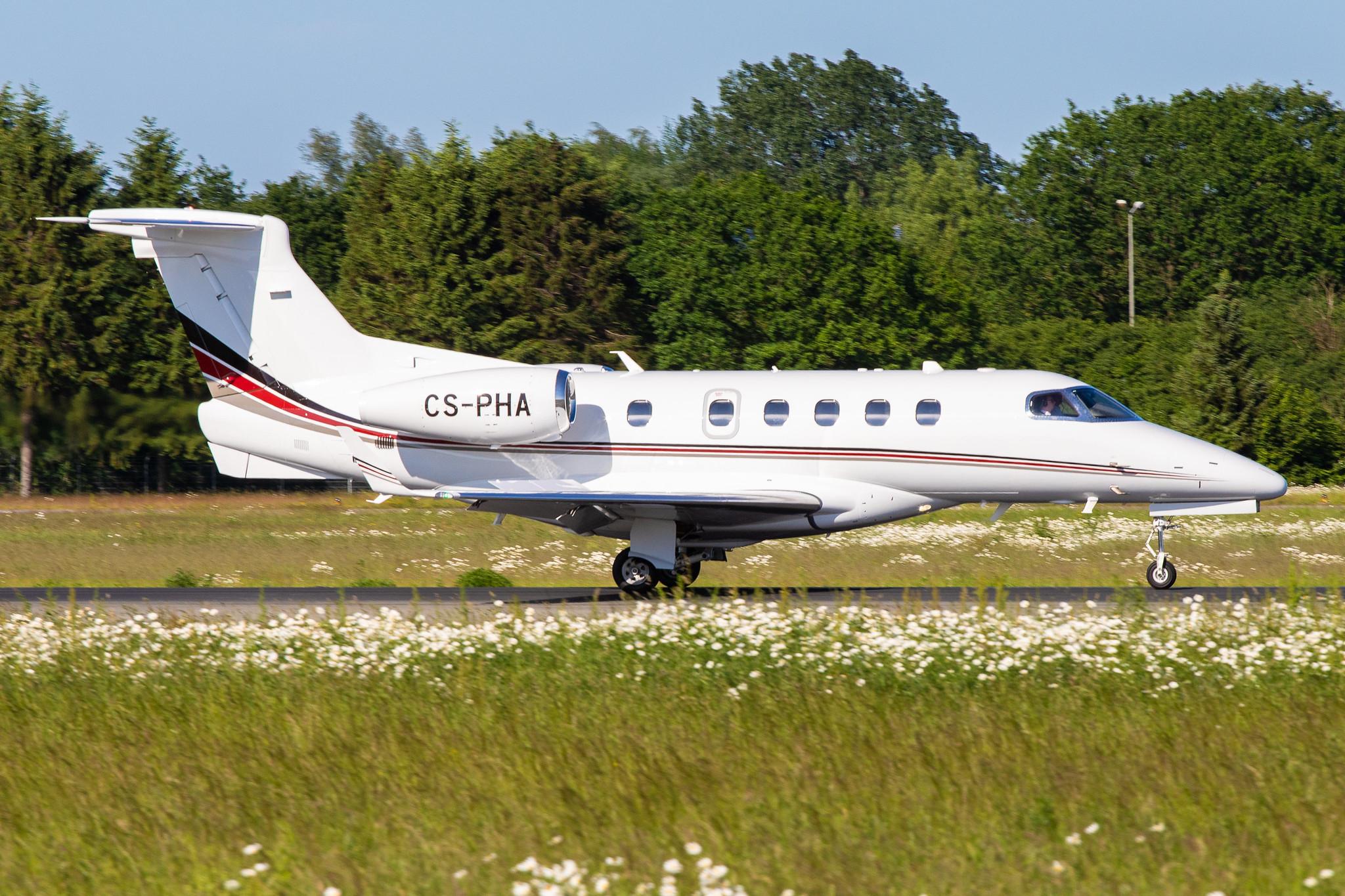 Hamburg Airport: Netjets Europe (/ NJE) | Operator: NetJets |  Embraer Phenom 300 E55P | CS-PHA | MSN 50500203