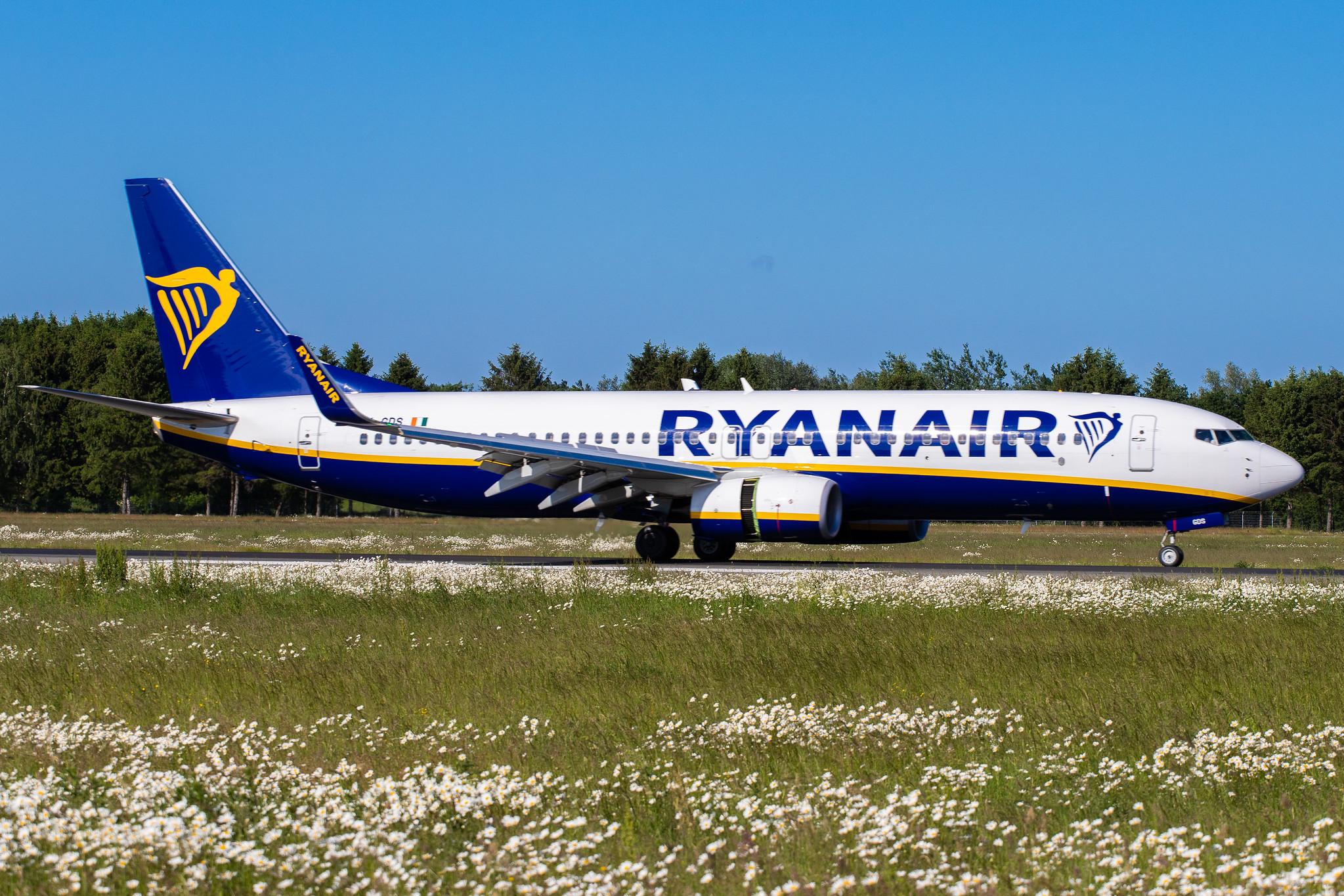 Hamburg Airport: Ryanair (FR / RYR) |  Boeing 737-8AS B738 | EI-GDS | MSN 44811