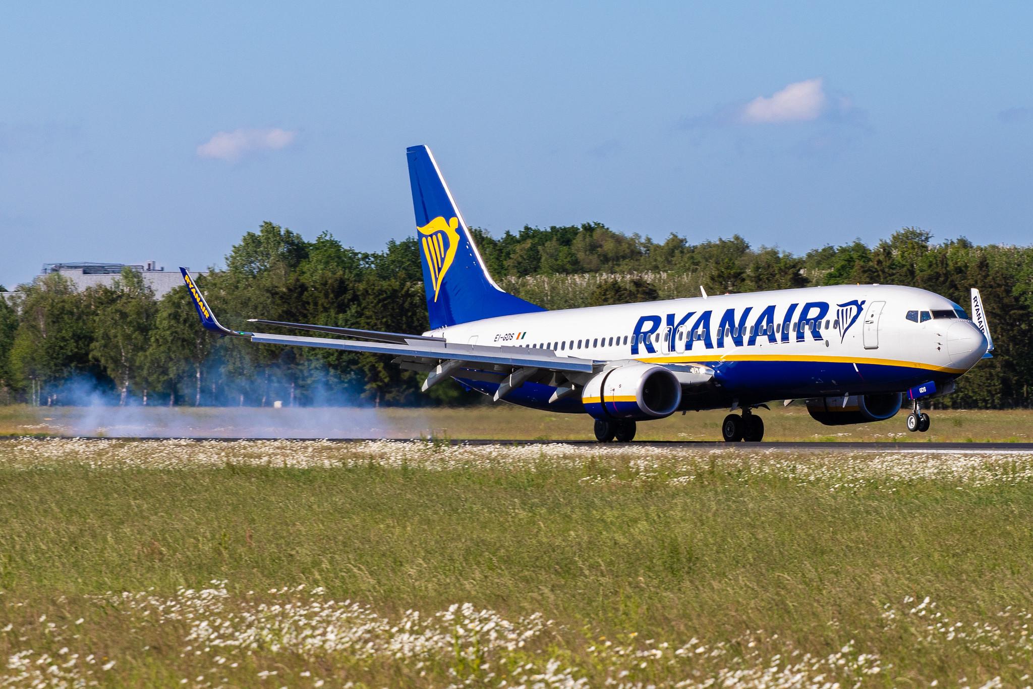 Hamburg Airport: Ryanair (FR / RYR) |  Boeing 737-8AS B738 | EI-GDS | MSN 44811