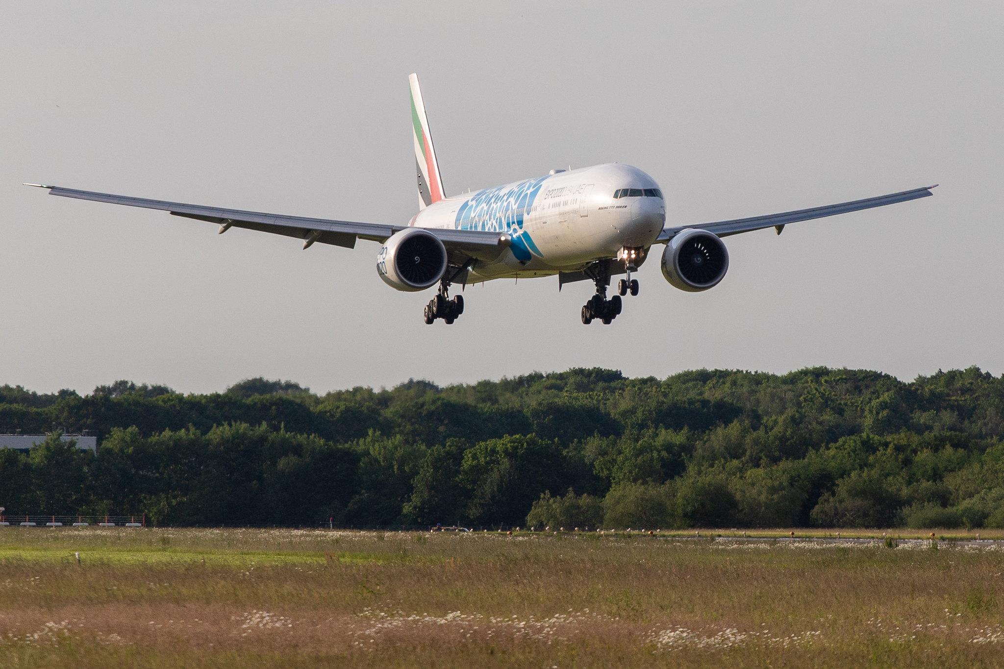 Hamburg Airport (HAM/EDDH): Emirates (EK / UAE) |  Livery: Expo 2020 - Mobility Livery |  Boeing 777-31H(ER) B77W | A6-EPK | MSN 42330