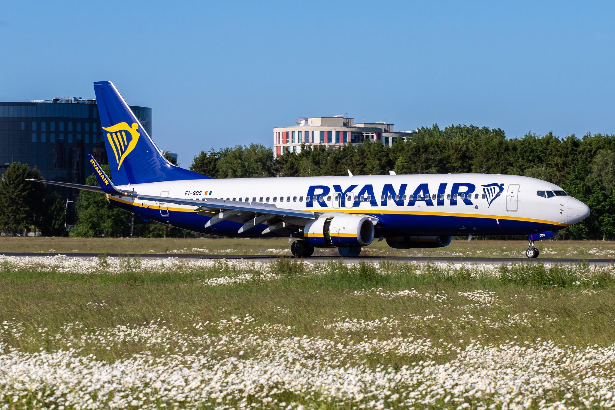 Hamburg Airport: Ryanair (FR / RYR) |  Boeing 737-8AS B738 | EI-GDS | MSN 44811