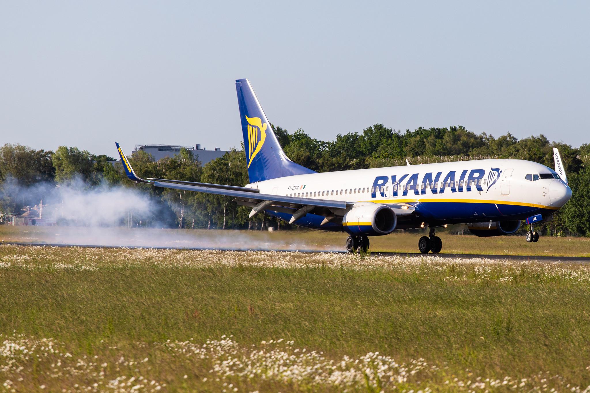 Hamburg Airport: Ryanair (FR / RYR) |  Boeing 737-8AS B738 | EI-EVR | MSN 40295