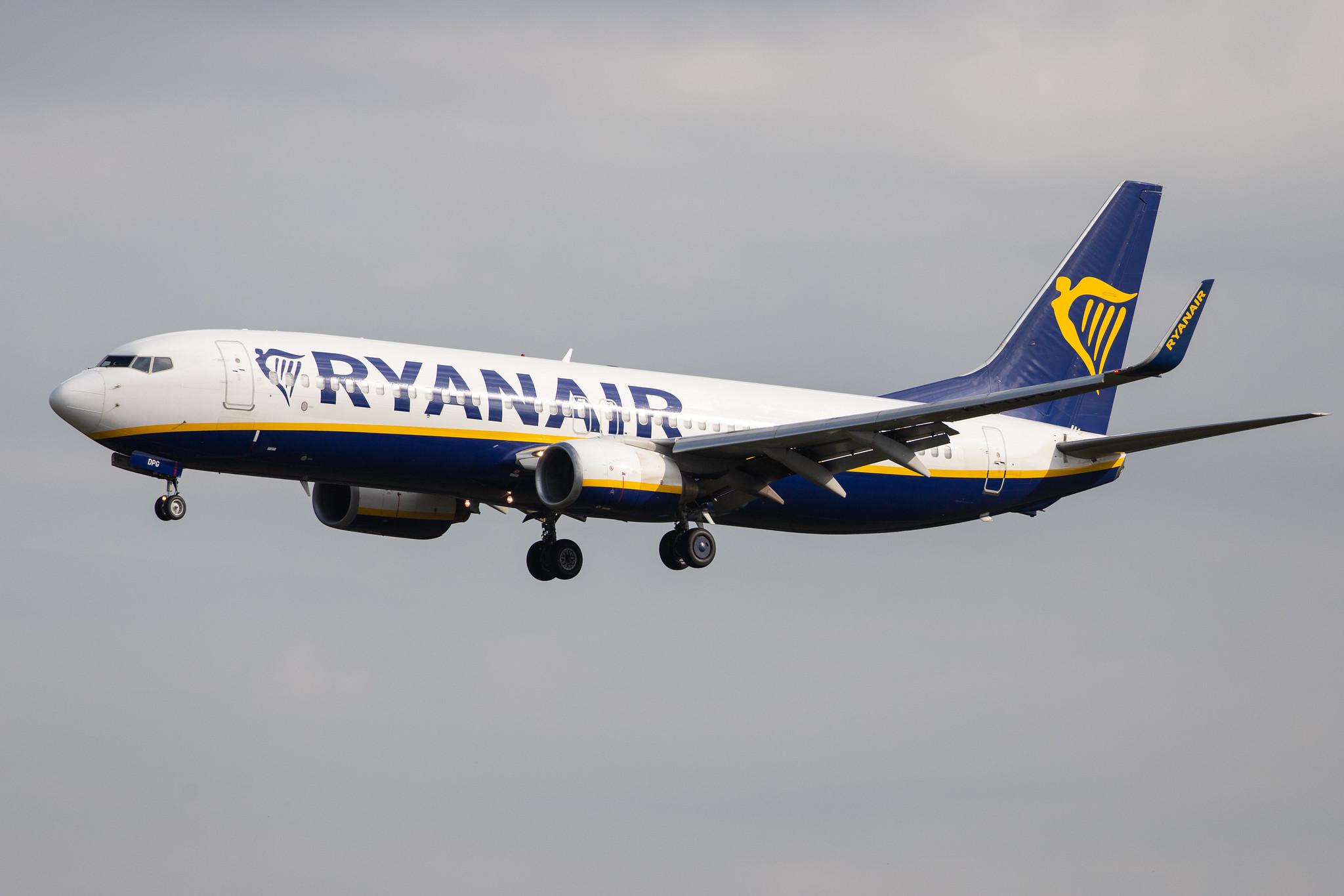 Hamburg Airport: Ryanair (FR / RYR) |  Boeing 737-8AS B738 | EI-DPG | MSN 33607