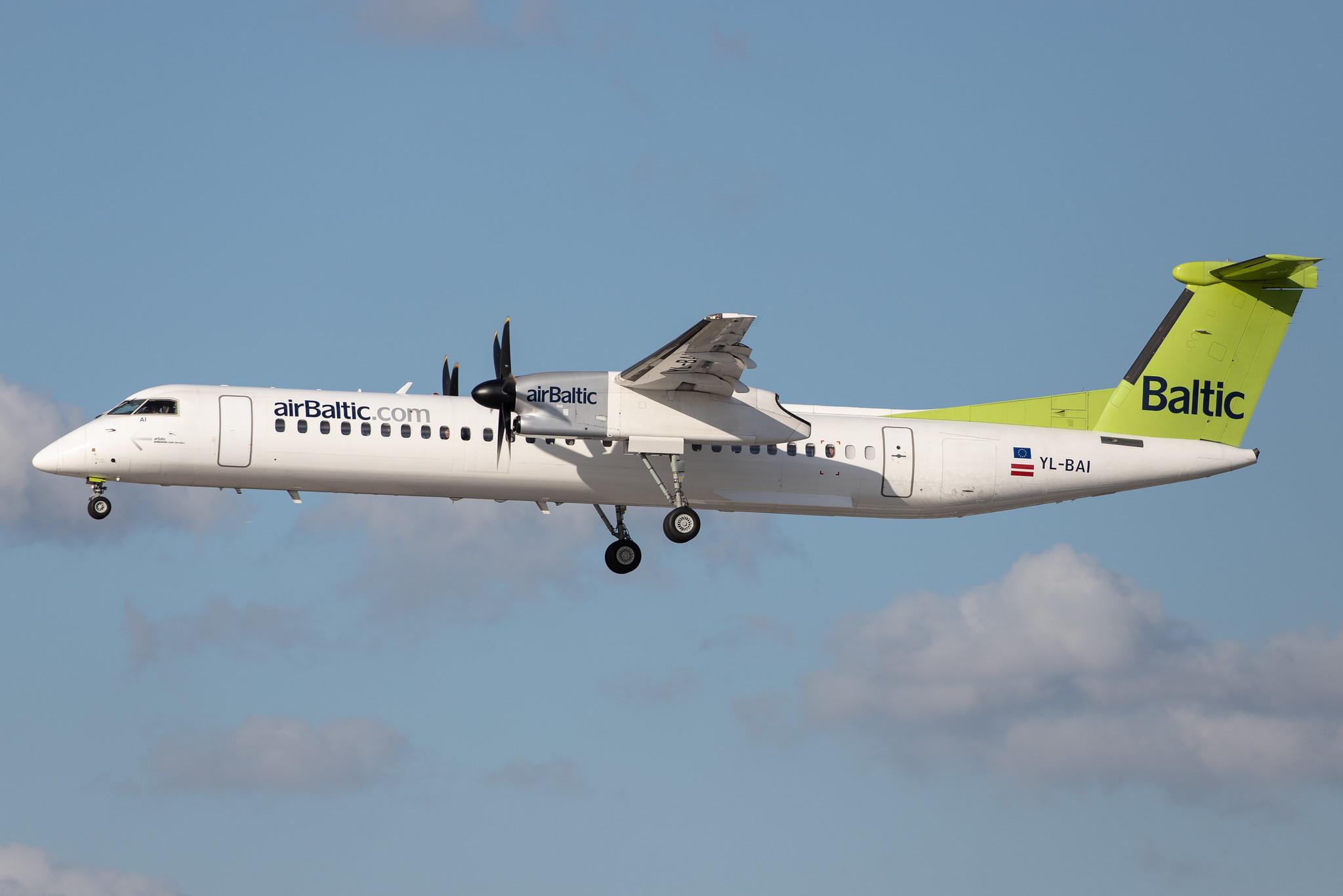 Hamburg Airport: Air Baltic (BT / BTI) |  De Havilland Canada Dash 8-400 DH8D | YL-BAI | MSN 4302