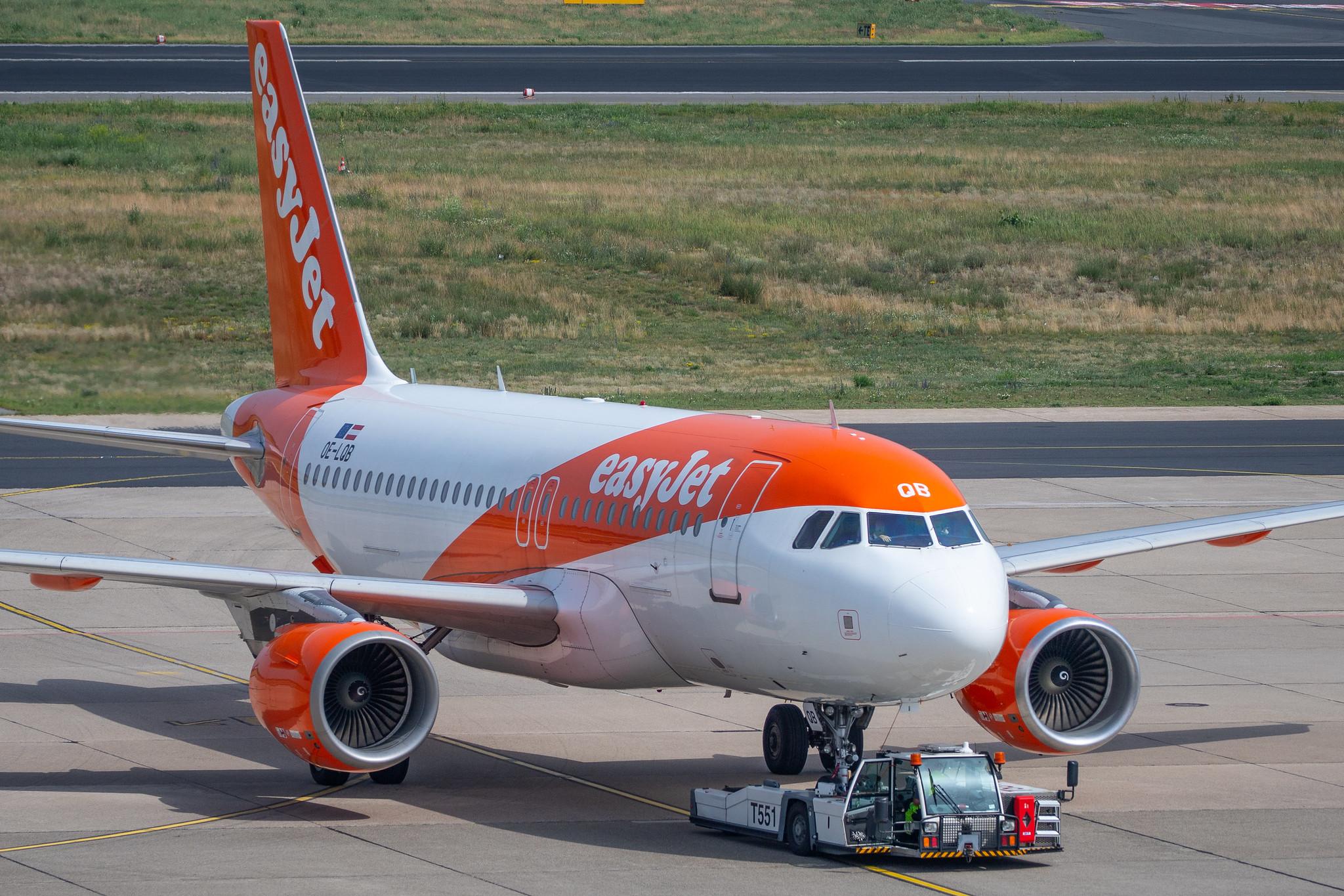 Flughafen Berlin Tegel (TXL): easyJet Airbus A319-111 A319 OE-LQB MSN 3808