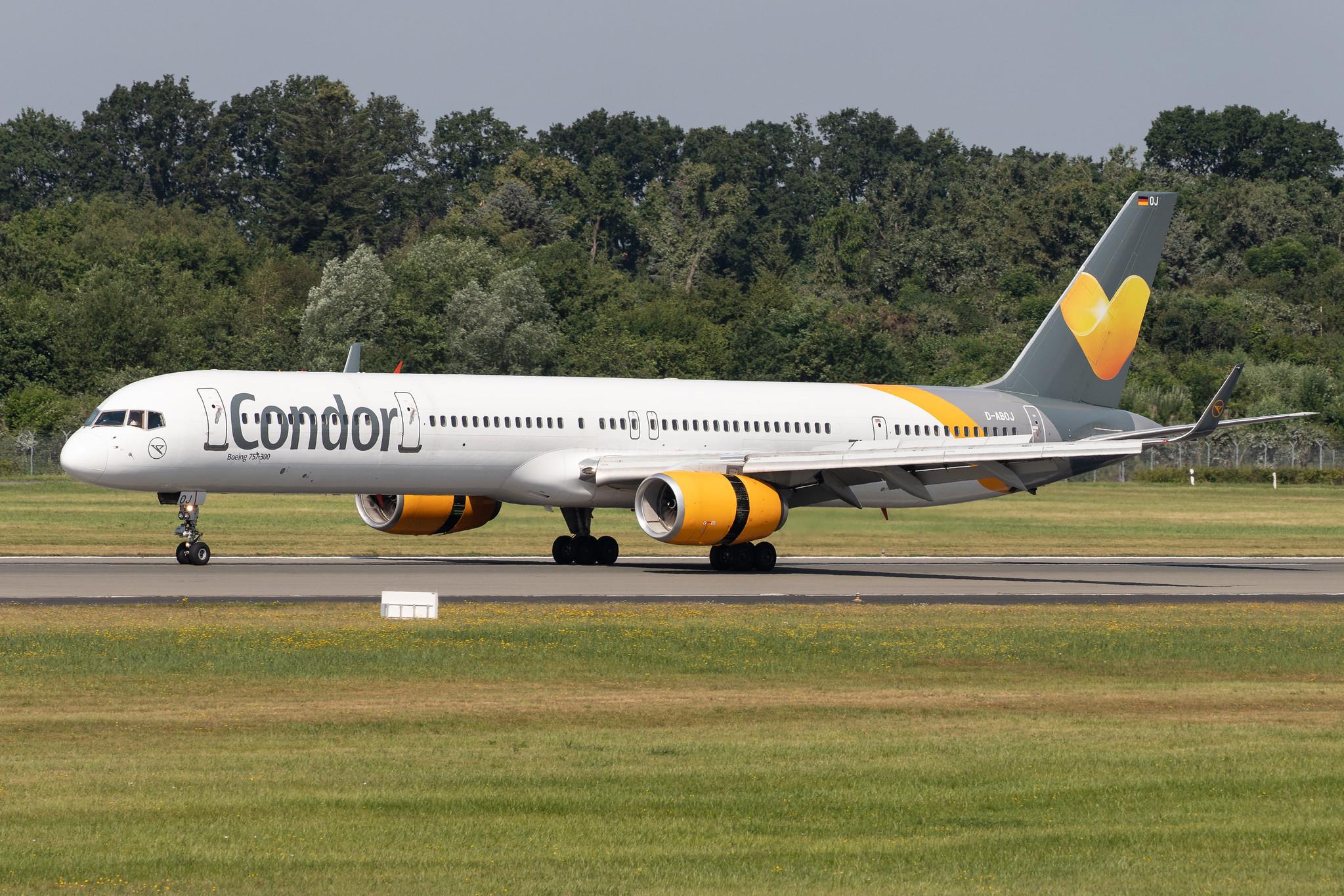 Hamburg Airport: Condor (DE / CFG) |  Boeing 757-330 B753 | D-ABOJ | MSN 29019