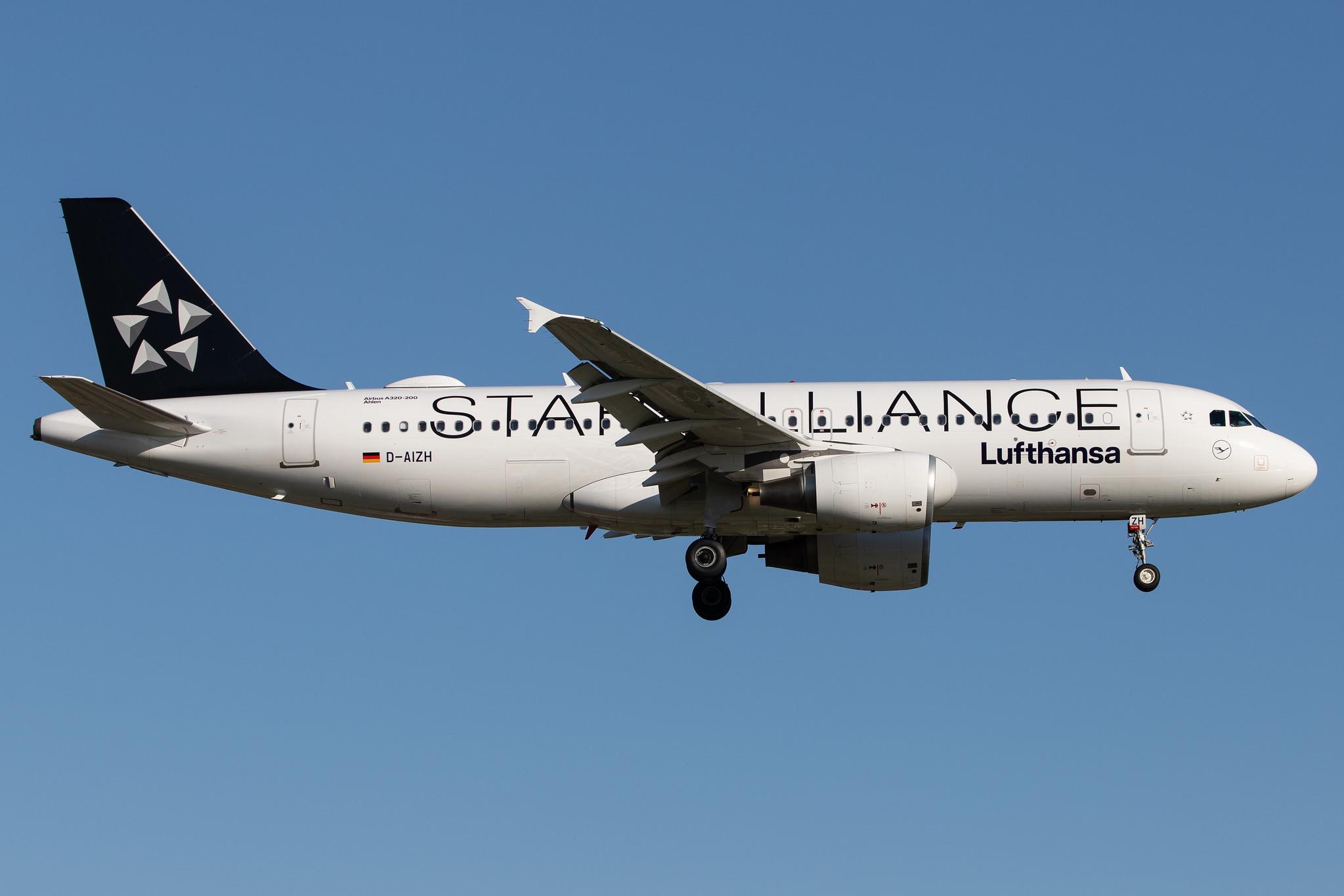 Hamburg Airport: Lufthansa (LH / DLH) |  Livery: Star Alliance Livery |  Airbus A320-214 A320 | D-AIZH | MSN 4363