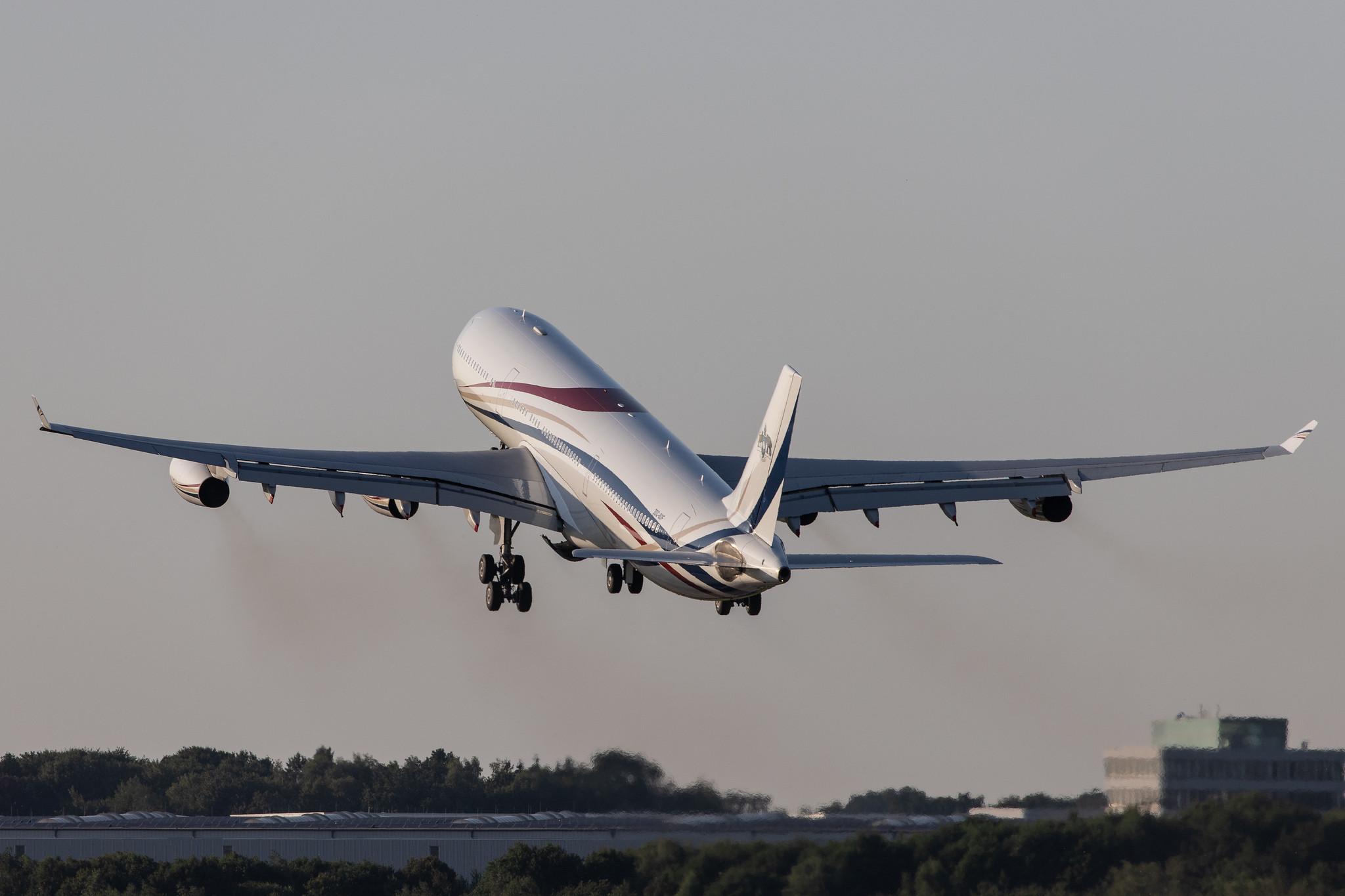 Hamburg Airport: Kingdom of Swaziland | Airbus A340-313 A343 | 3DC-SDF | MSN 406