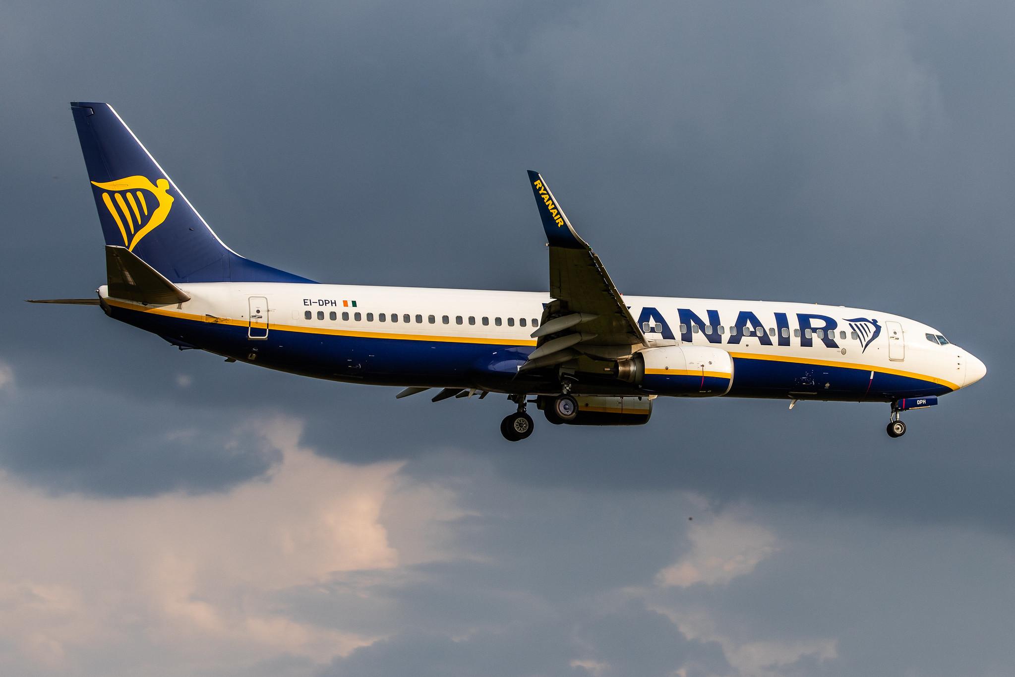 Hamburg Airport: Ryanair (FR / RYR) | Boeing 737-8AS B738 | EI-DPH | MSN 33624