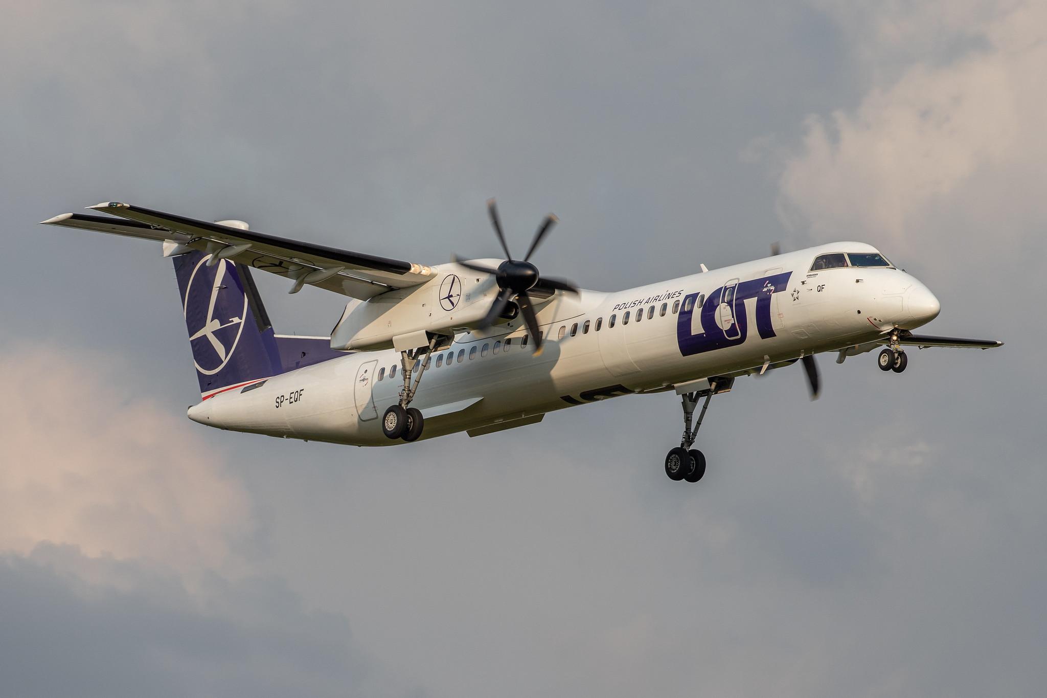 Hamburg Airport: LOT (LO / LOT) | De Havilland Canada Dash 8-400 DH8D | SP-EQF | MSN 4422