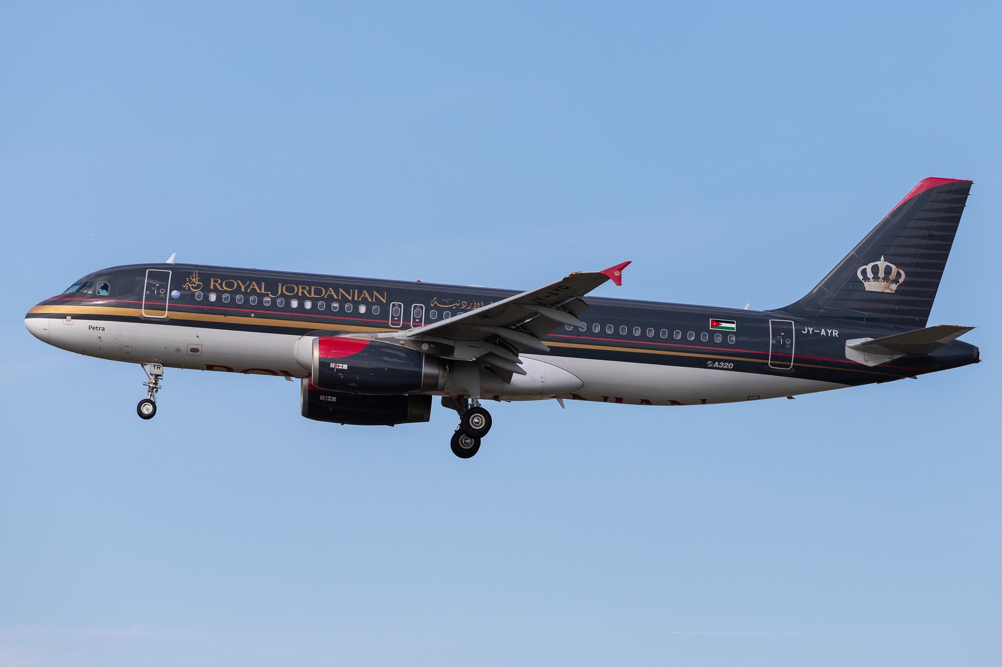 Frankfurt Airport: Royal Jordanian (RJ / RJA) |  Airbus A320-232 A320 | JY-AYR | MSN 4817