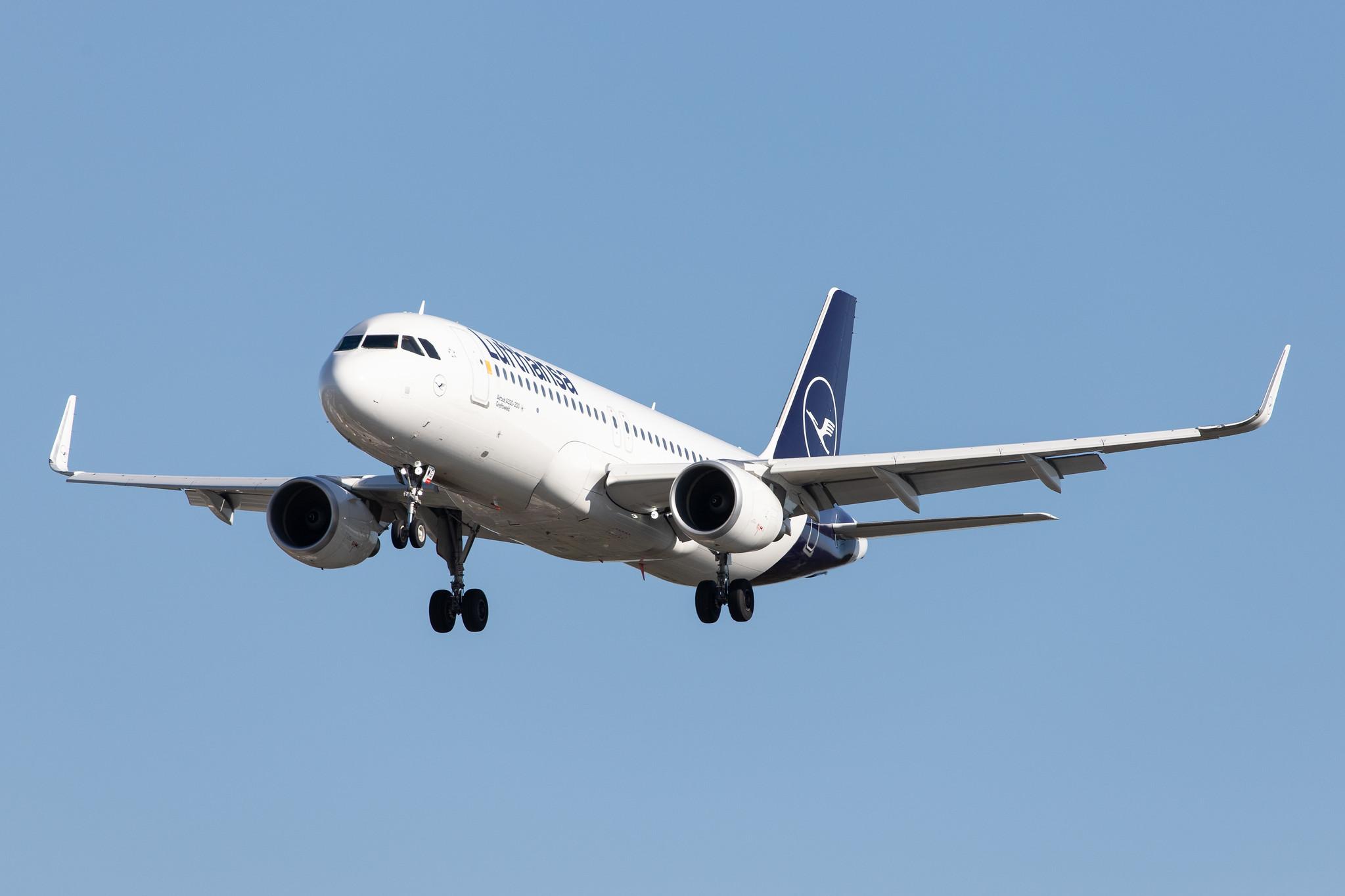Frankfurt Airport: Lufthansa (LH / DLH) |  Airbus A320-214 A320 | D-AIWG | MSN 8902