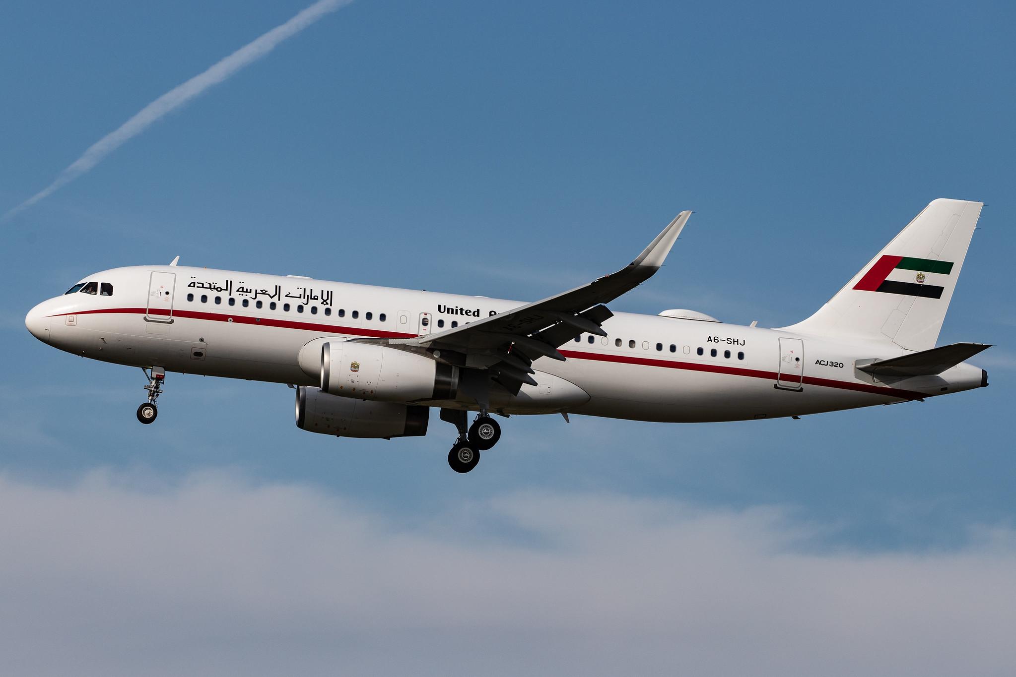 Frankfurt Airport: Sharjah Ruler  |  Airbus A320-232(CJ) A320 | A6-SHJ | MSN 6659
